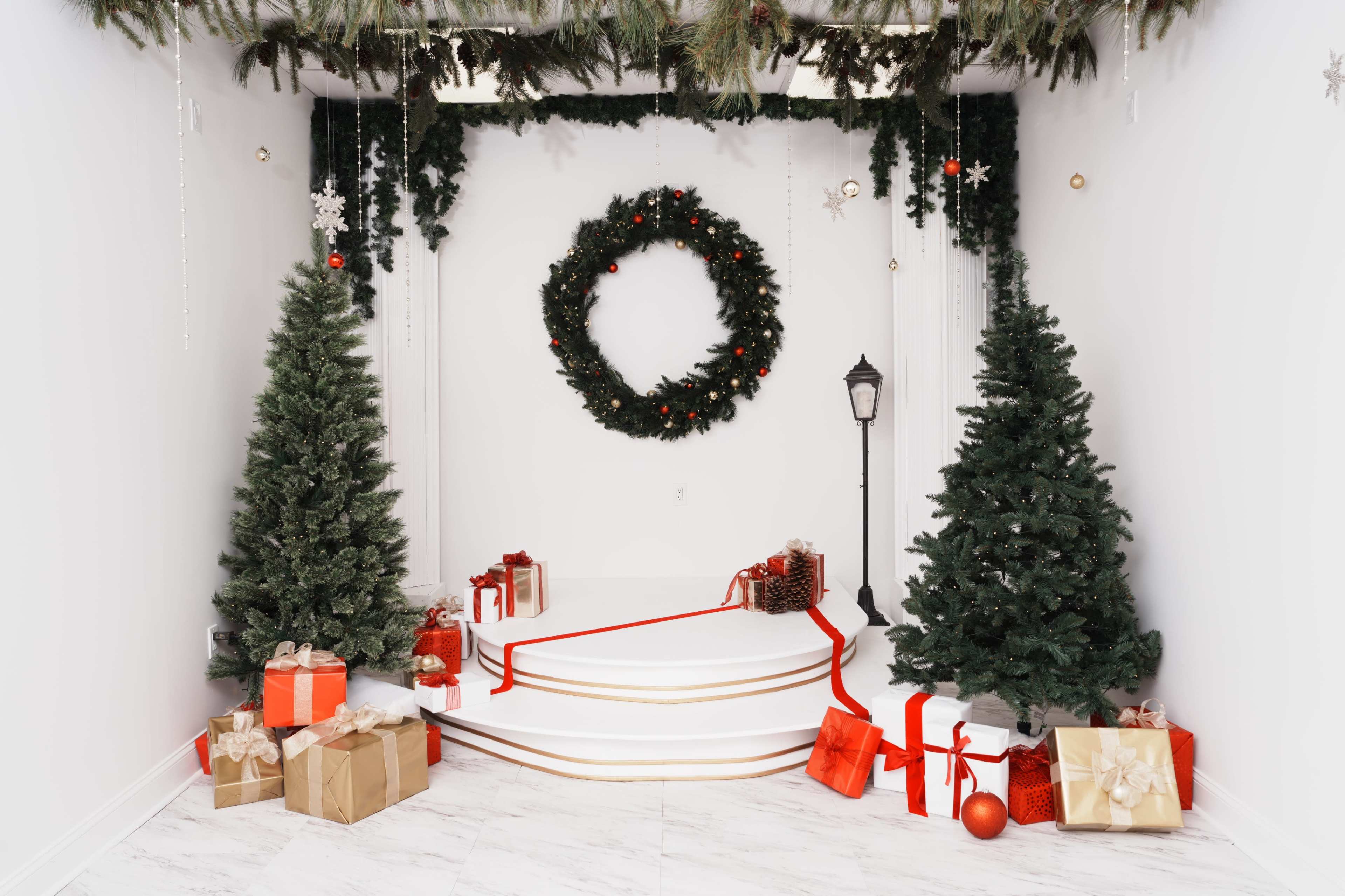 Modern Christmas Set Image in Gwinnett Village, Norcross, GA