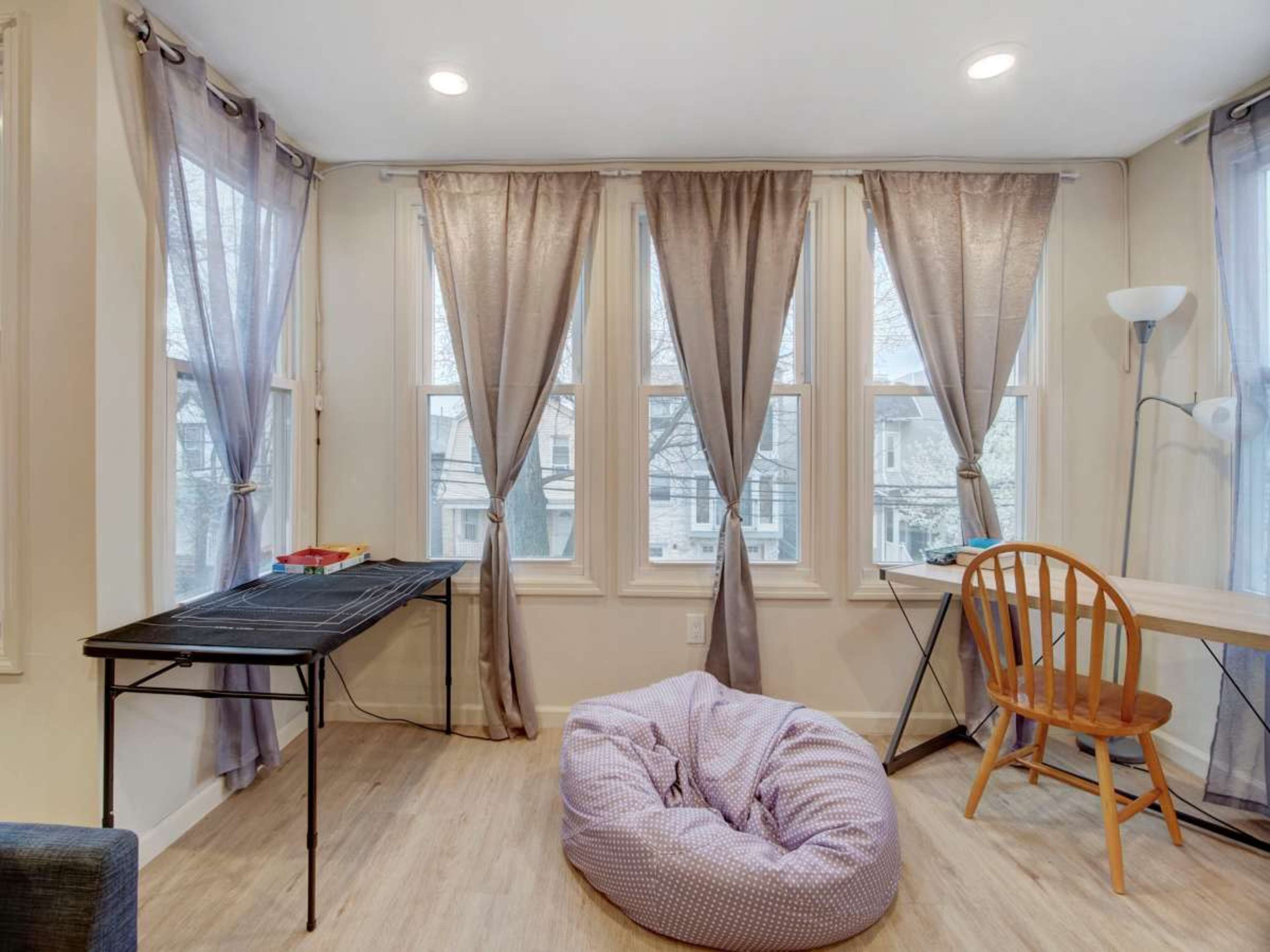 Chic 3-BR Urban Retreat Image in Upper Clinton Hill, Newark, NJ