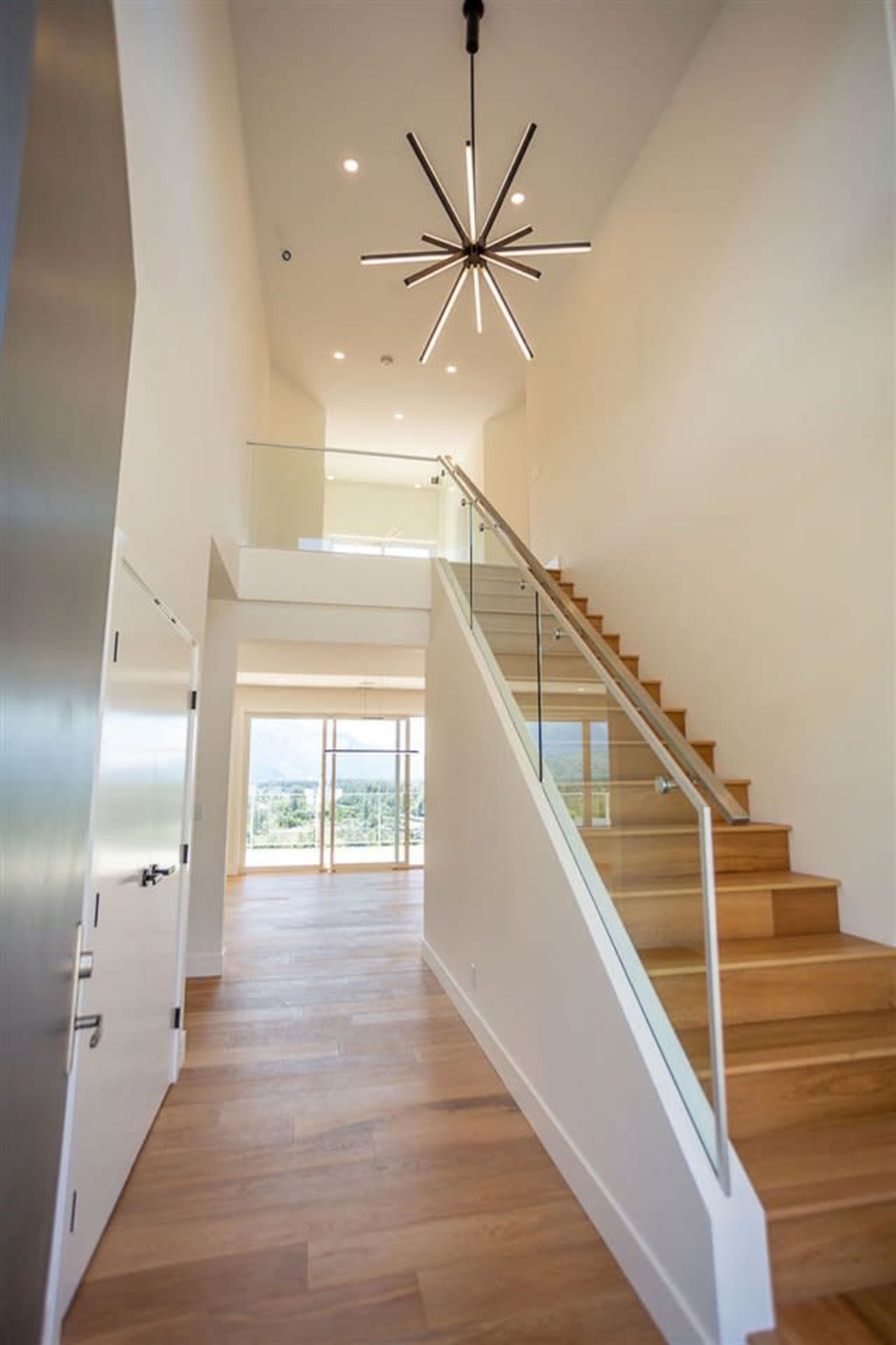 Modern Contemporary Home With Panoramic Views Of Stawamus Chief And Beautiful Sunsets Image in Squamish, Squamish, BC