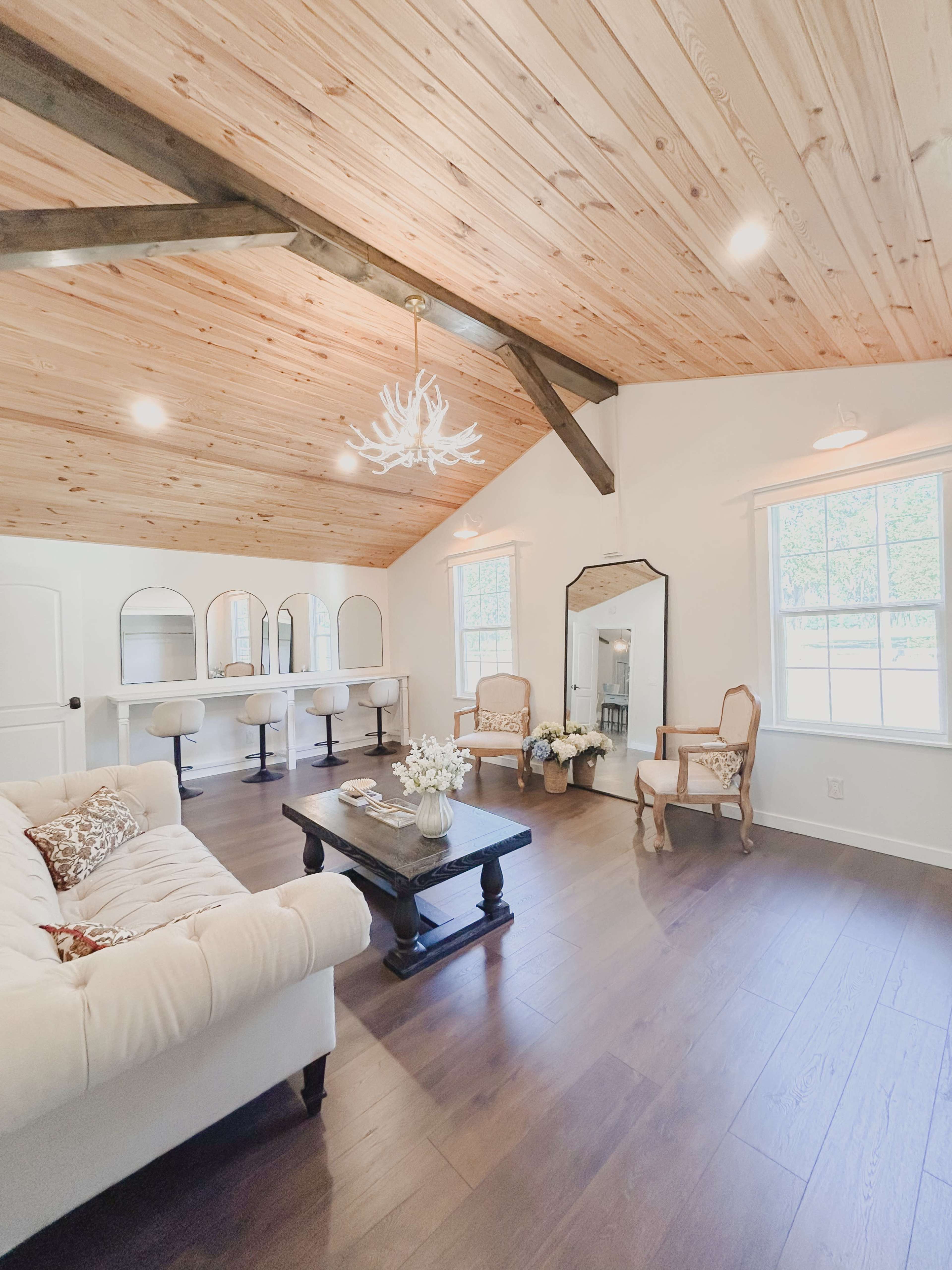 Wedding-Ready Home with Two Private Preparation Suites Image in , Plant City, FL