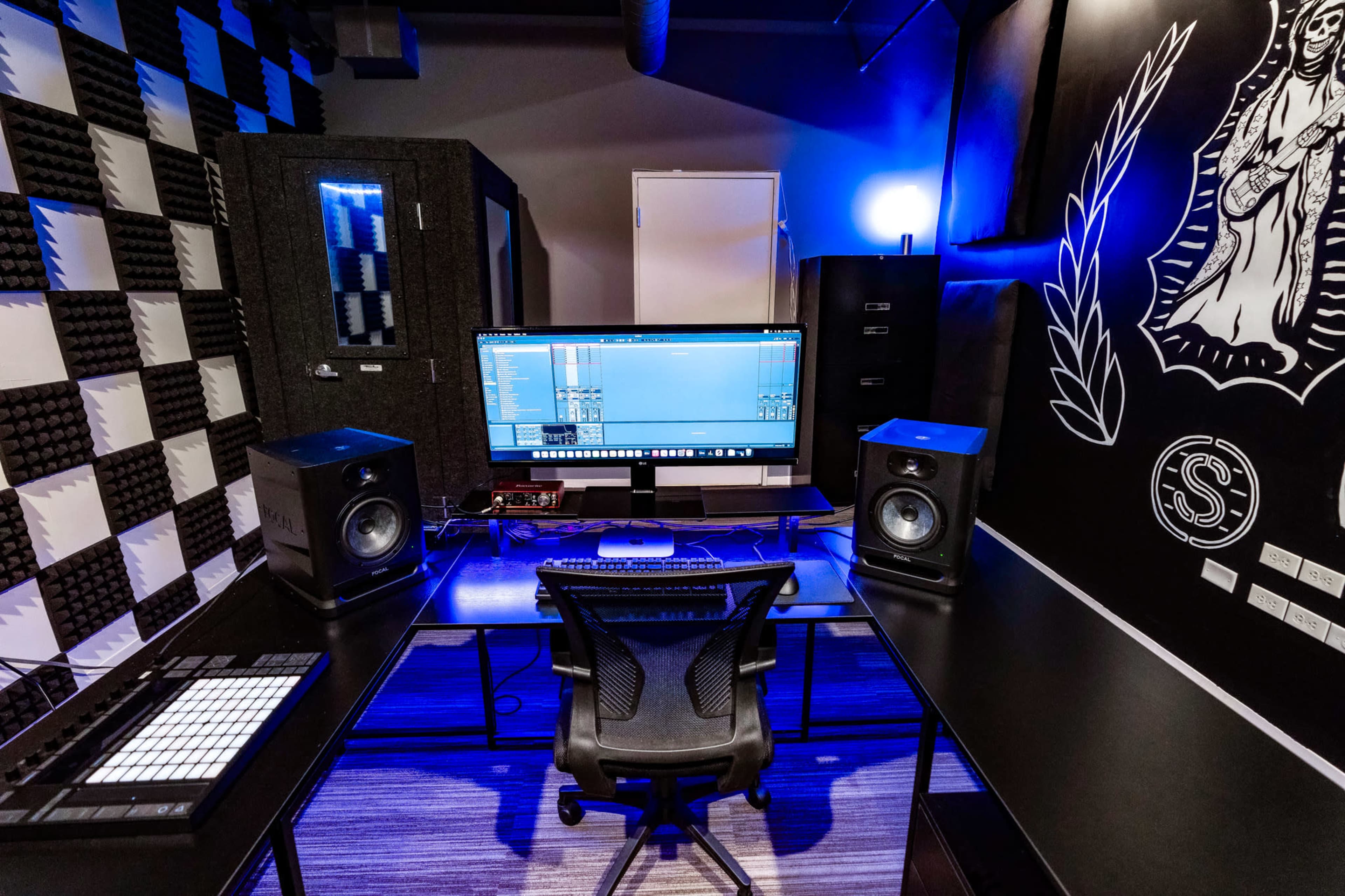 Music/Sound Recording Studio in Chicago Image in Near North Side, Chicago, IL