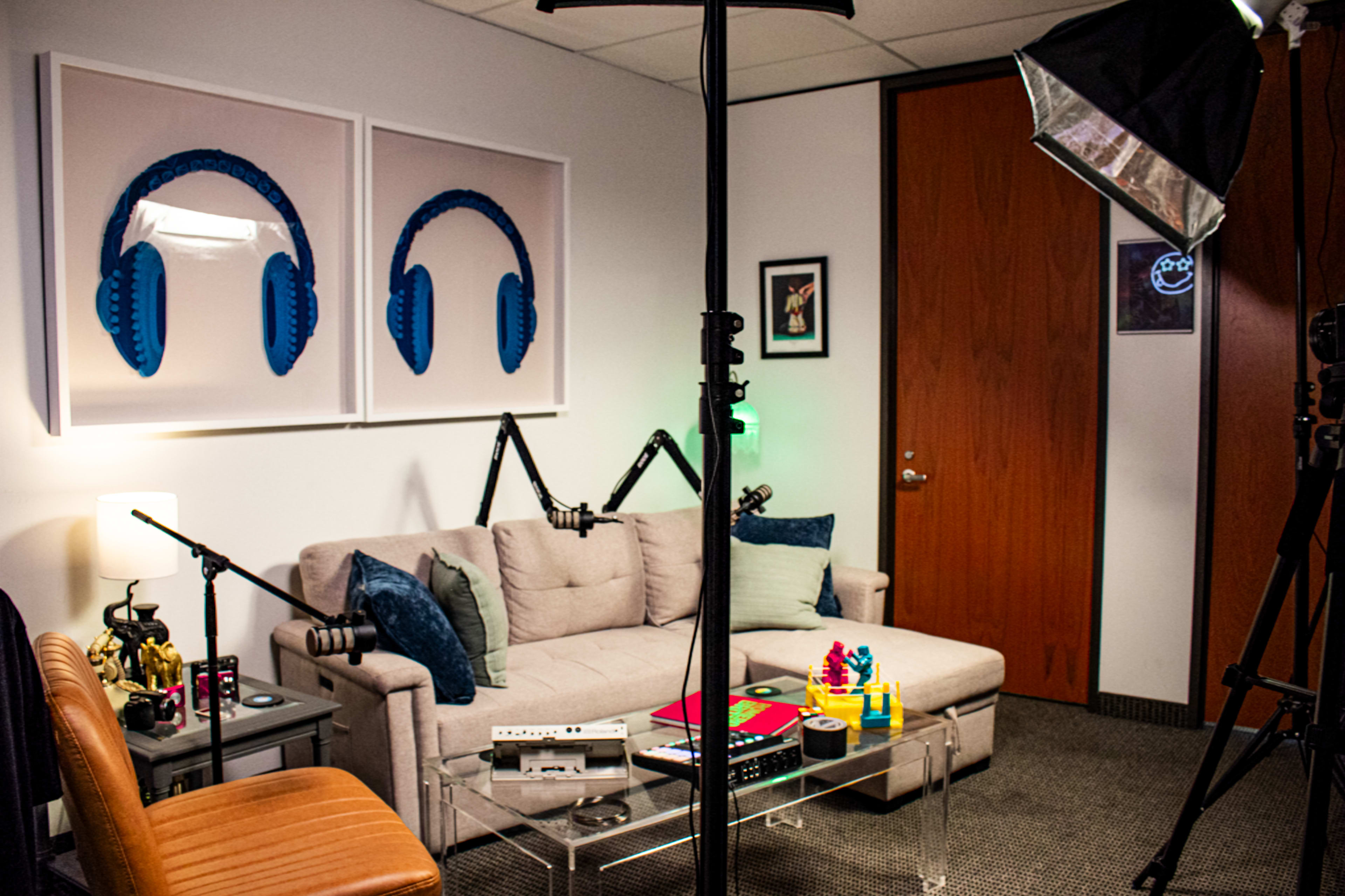 The Lounge - Podcast Shoot Space | ELE Studios Image in Dallas Downtown Historic District, Dallas, TX