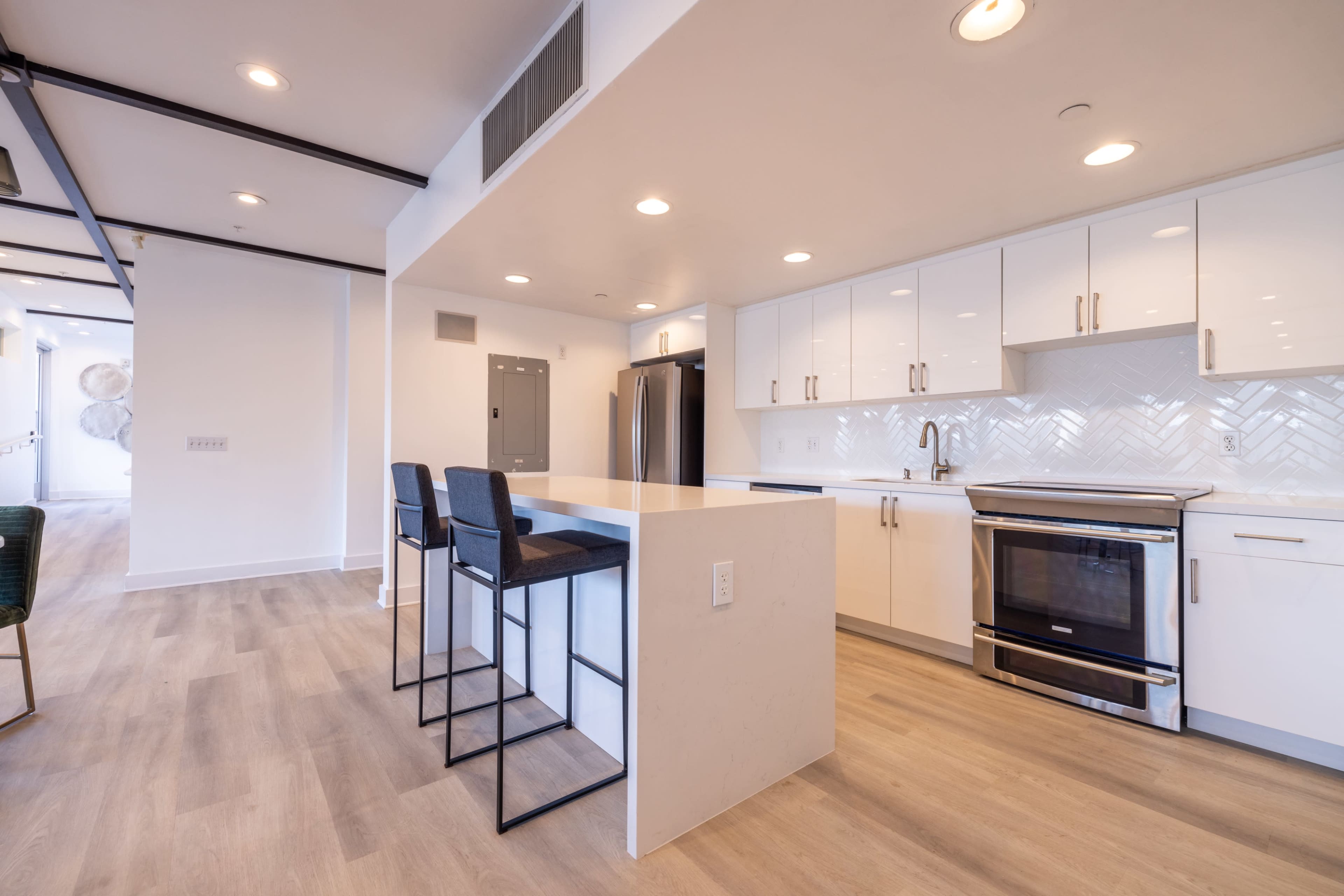 Spacious Lounge and Meeting Space with Great Views Image in Downtown Los Angeles, Los Angeles, CA