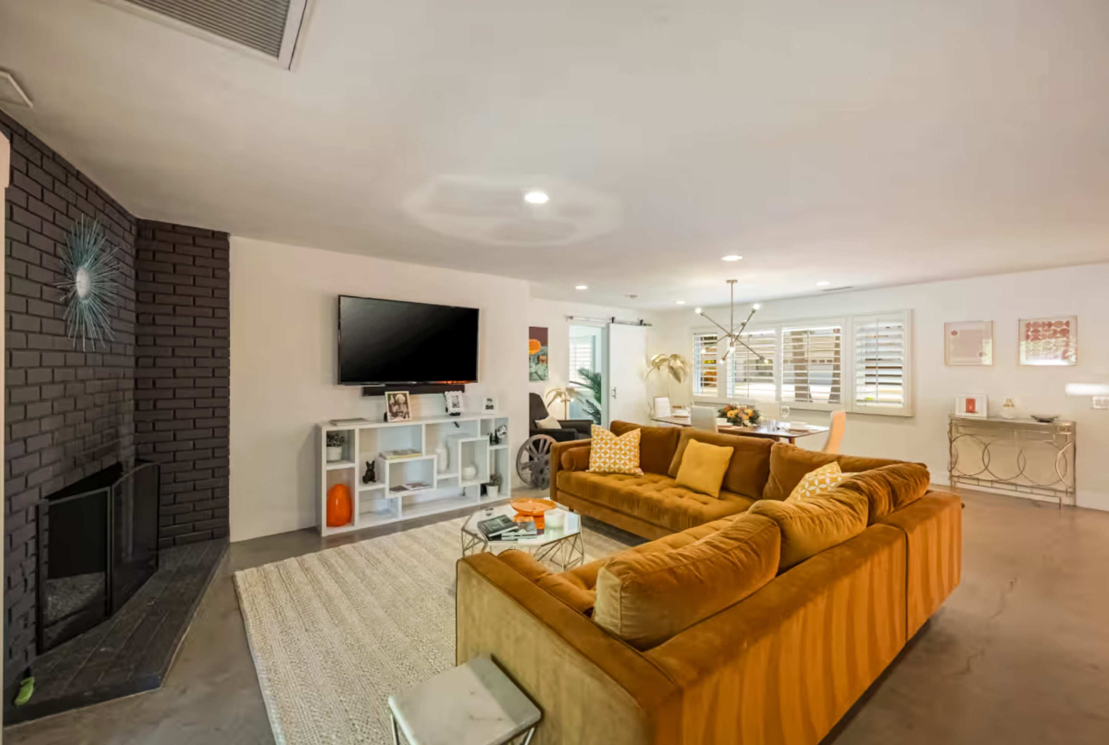 Open-Concept Contemporary House — Production-Ready Indoor Location Image in Palm Springs, Palm Springs, CA