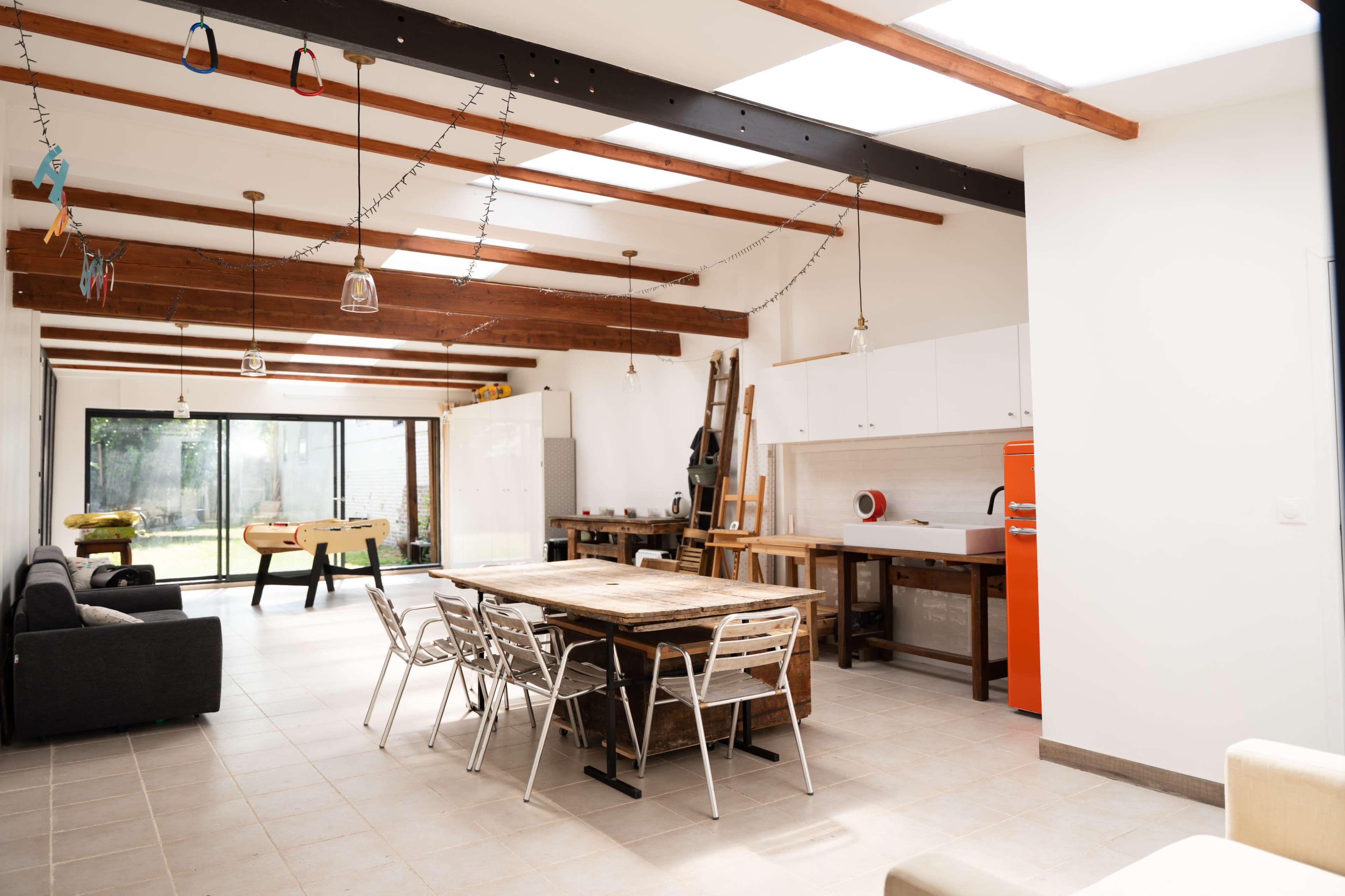 Atelier industriel rustique dans l'esprit loft creatif Image in , Montreuil