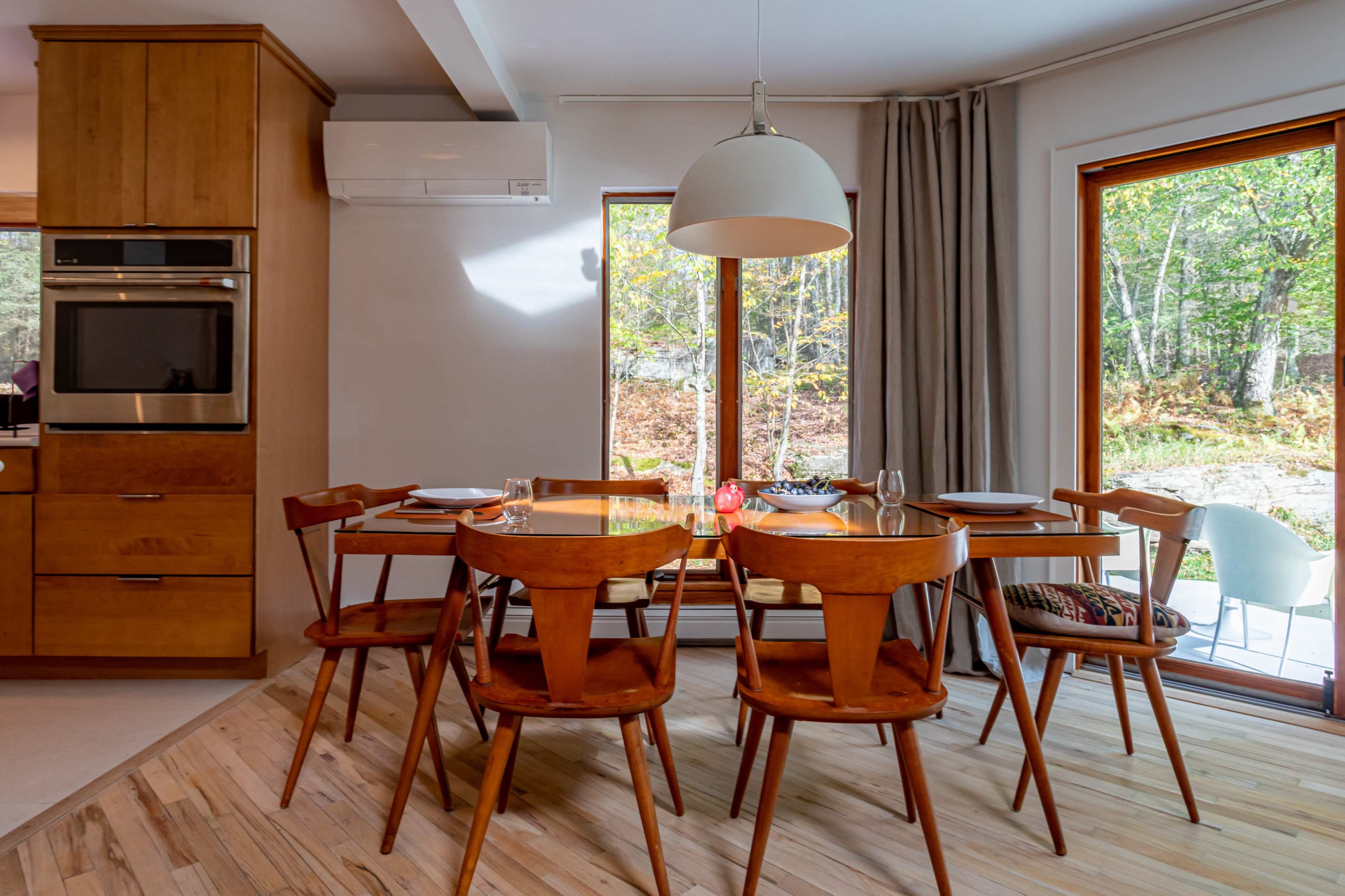 Catskills Contemporary on the edge of a mature forest Image in Callicoon, Jeffersonville, NY