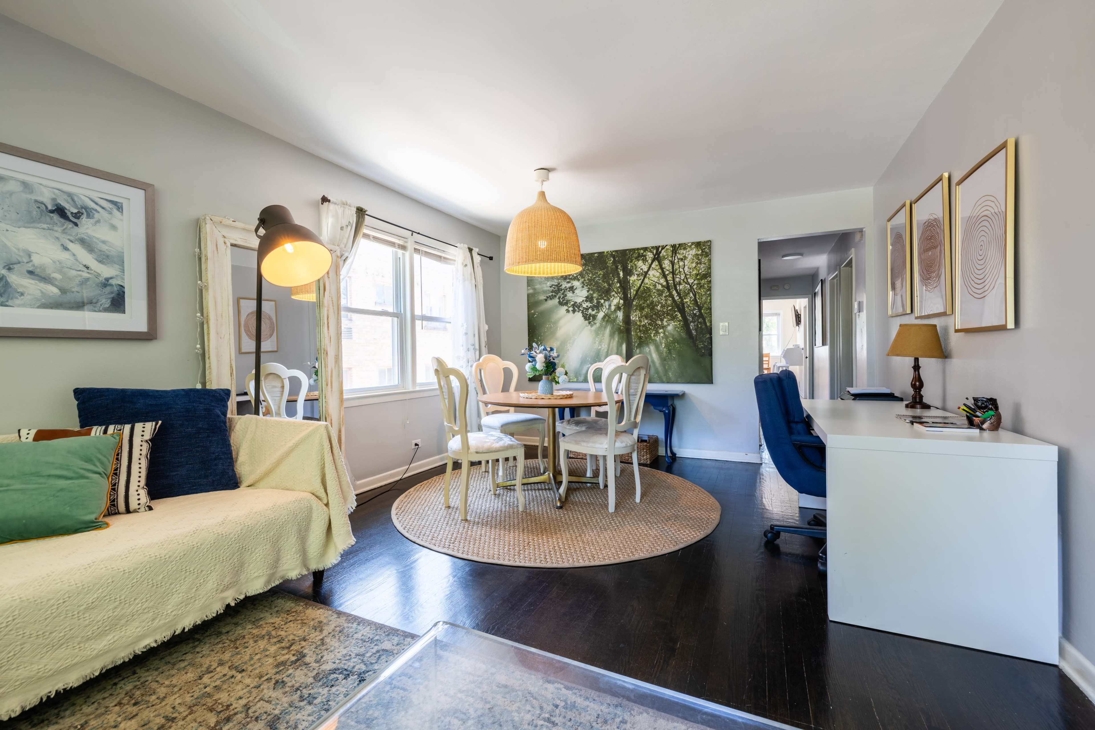 Cozy Private & Spacious Duplex Image in Evanston, evanston, IL