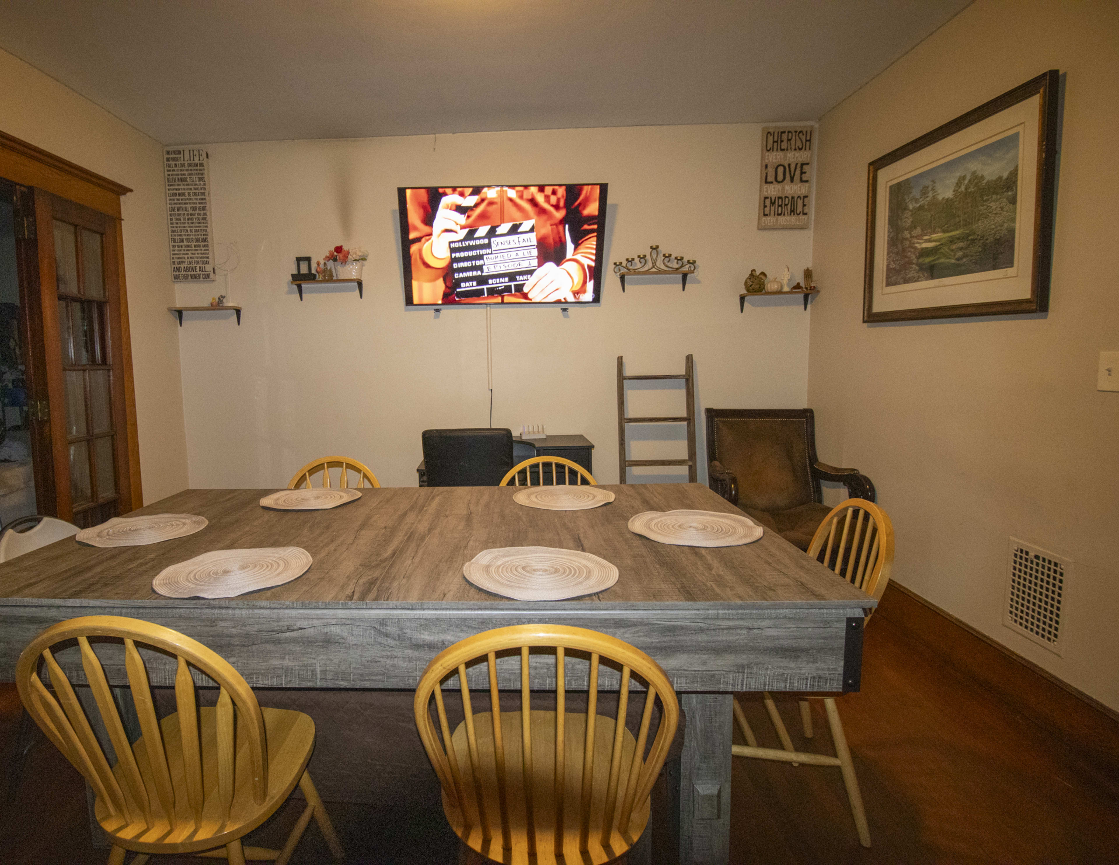 Apartment in Artsy Westville New Haven. Image in Amity, New Haven, CT