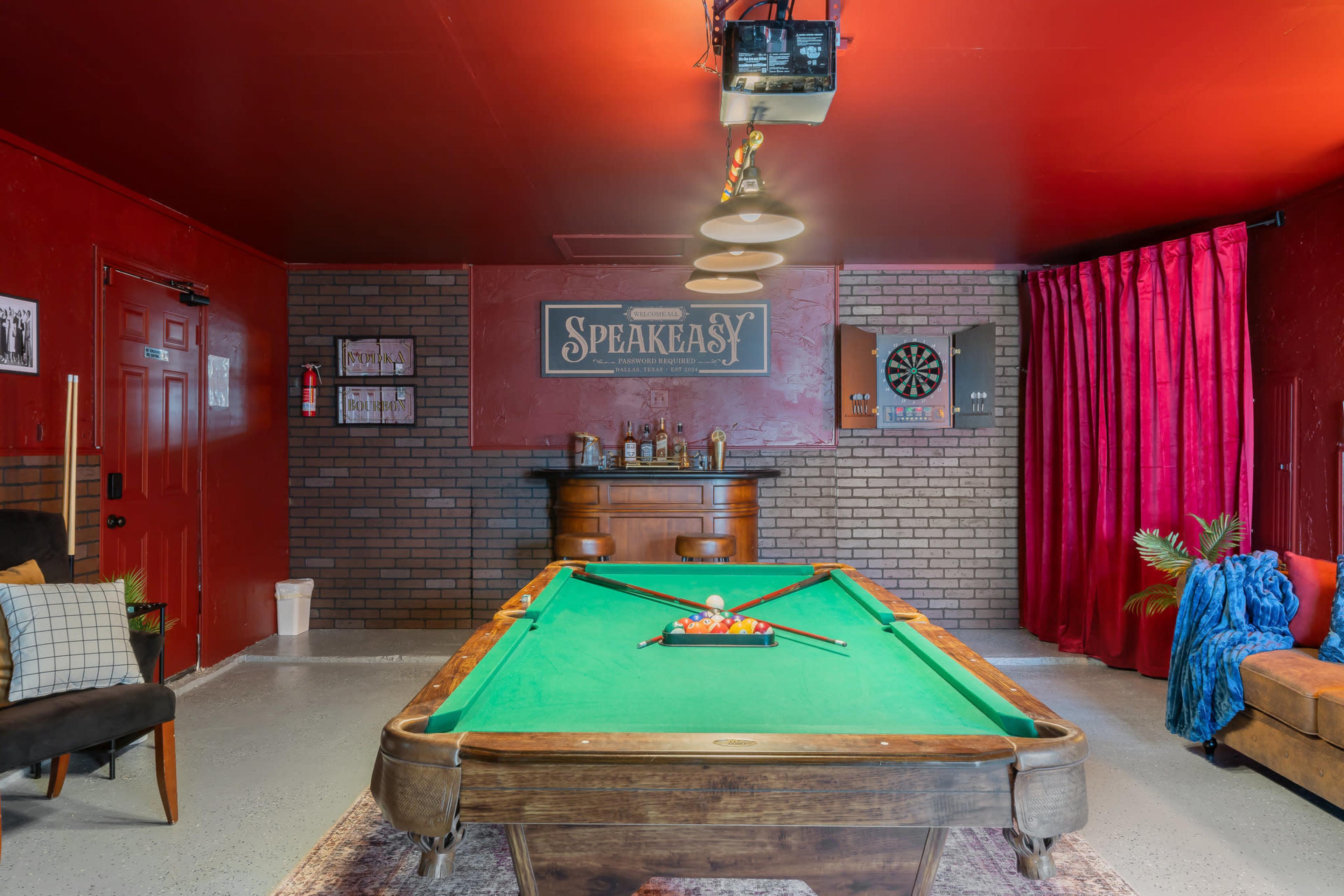 Gatsby Getaway with Speakeasy Gameroom Image in Grand Prairie, grand prairie, TX