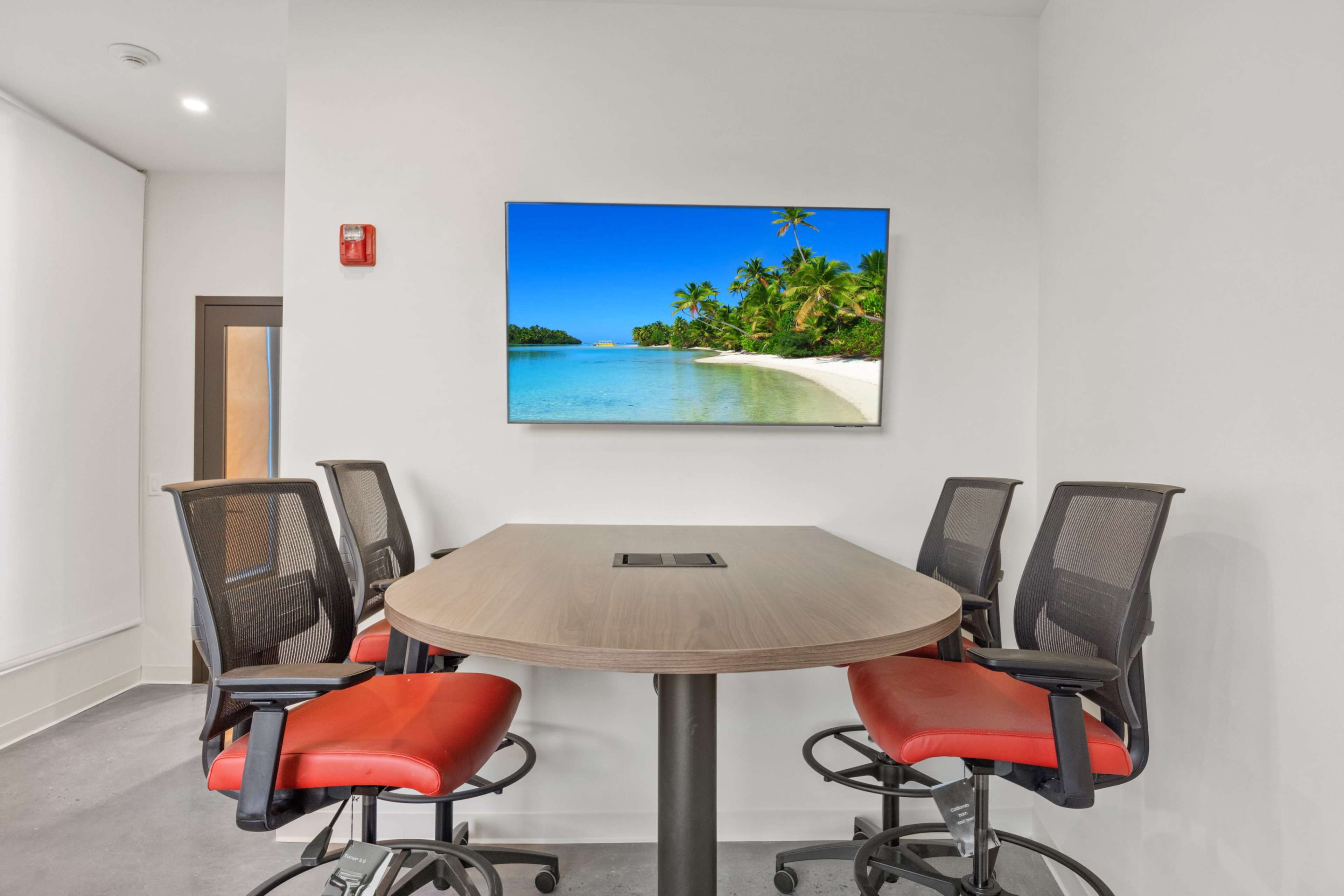 Collaborate at Voyager Workspaces - The Idea Lab - Up to 4 Guests in Port Chester Image in Rye, Port Chester, NY
