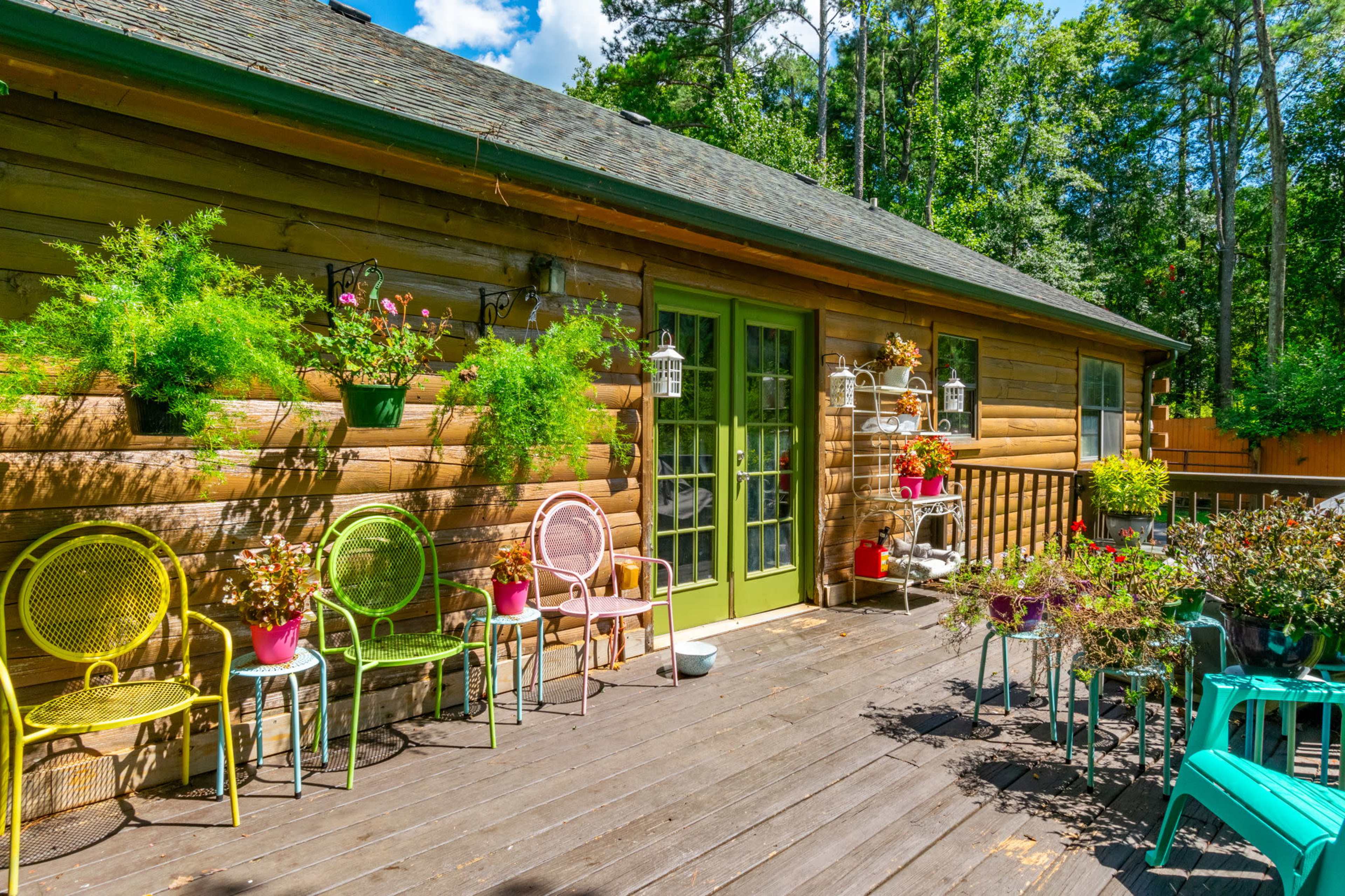 Cozy Log Cabin with Equestrian Ranch With Horses Image in , Ellenwood, GA