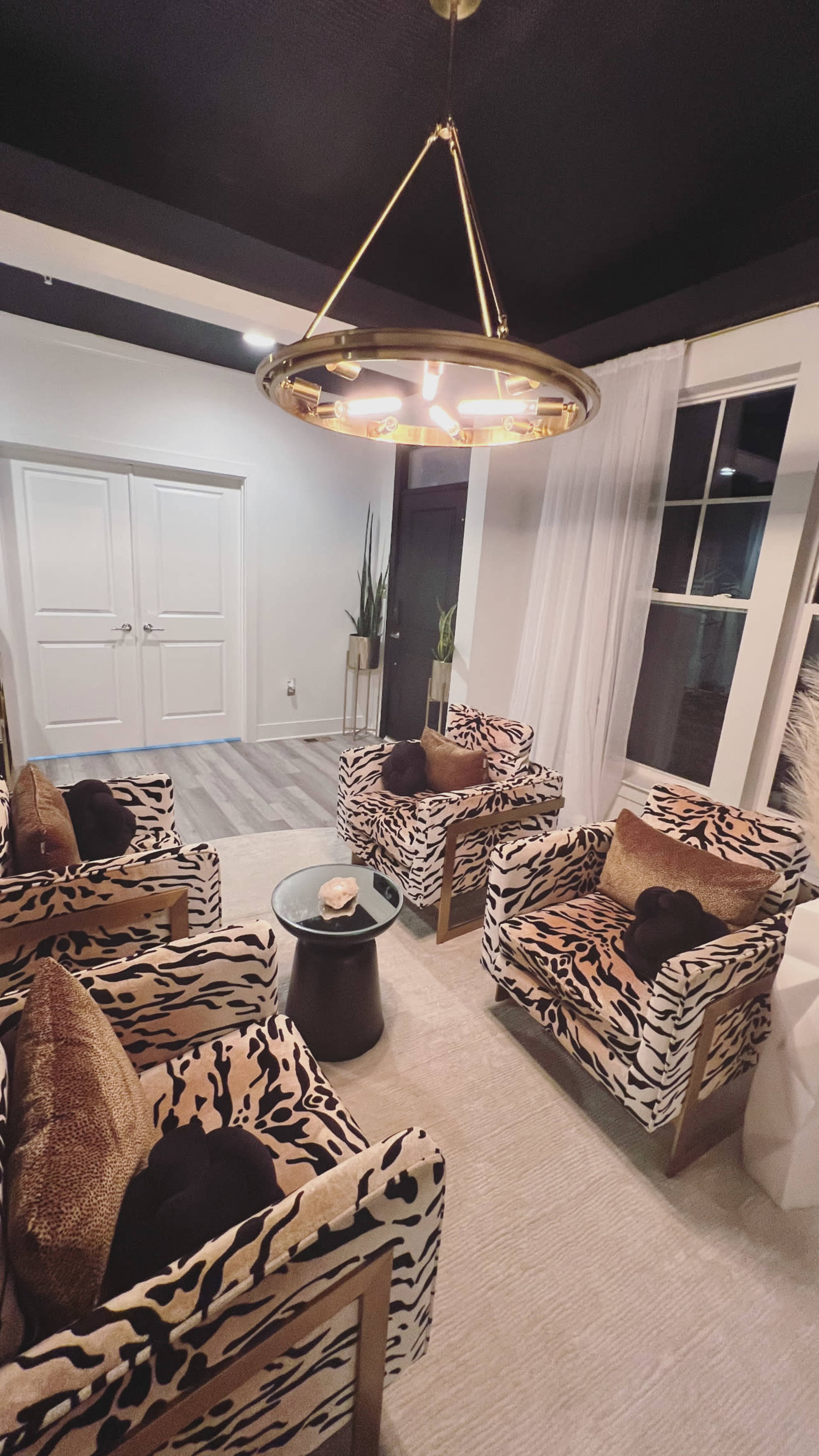 Luxury Lounge Space Image in , Odenton, MD