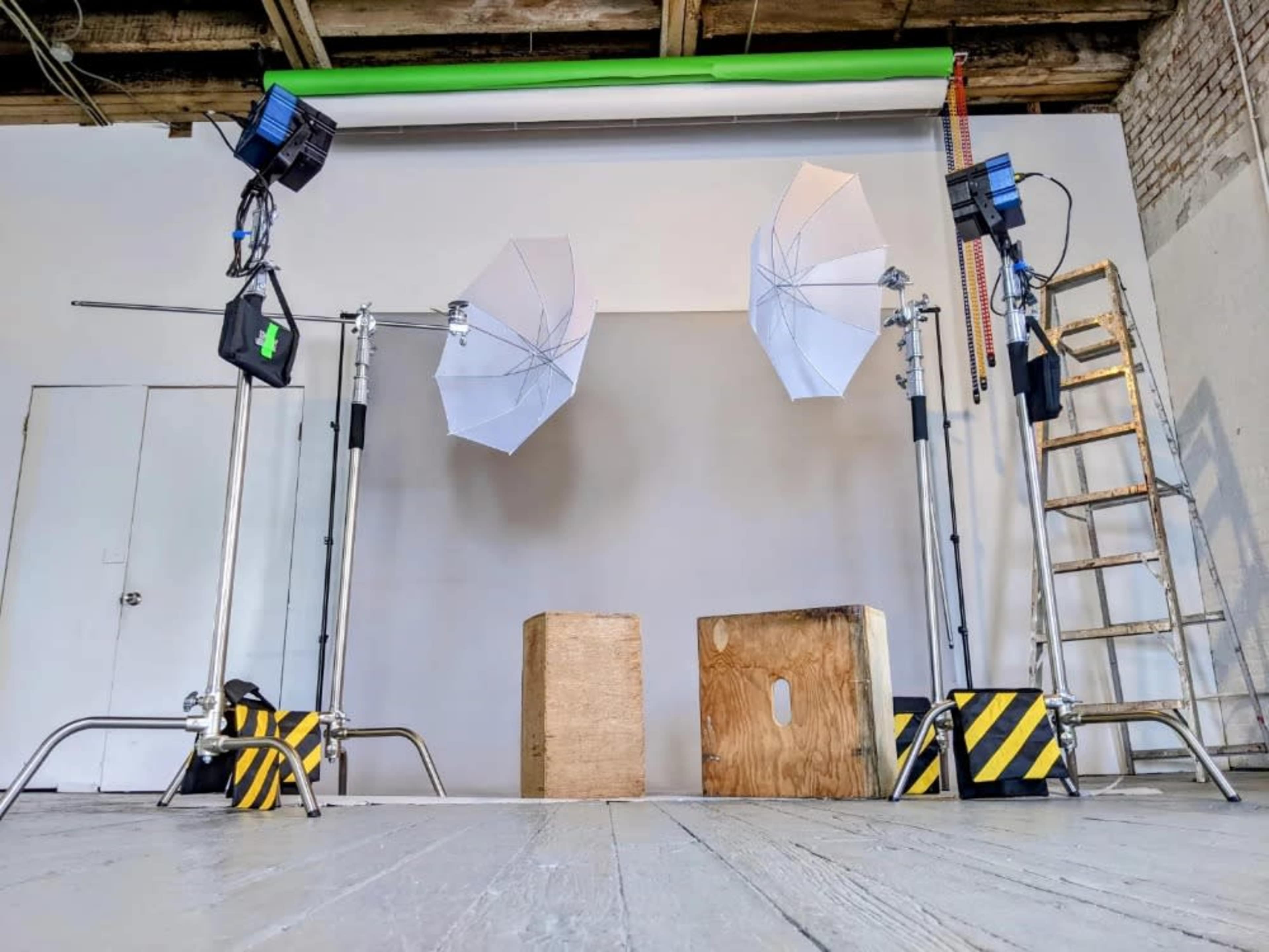 12 Foot Seamless Tear