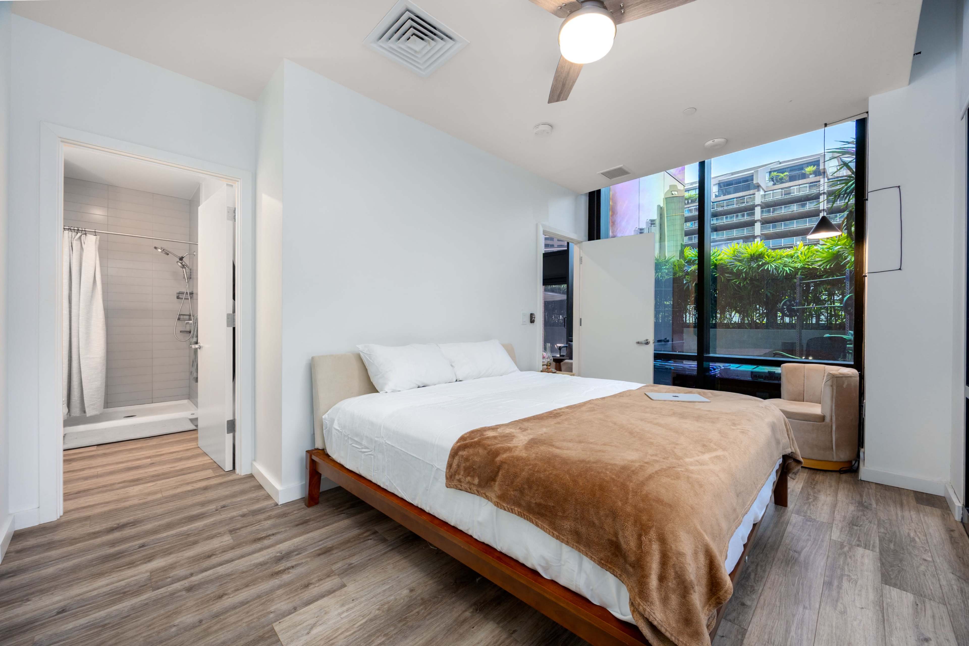 Downtown Penthouse with Luxurious Lanai , Podcast/Photo/Video Studio Image in Downtown, Honolulu, HI