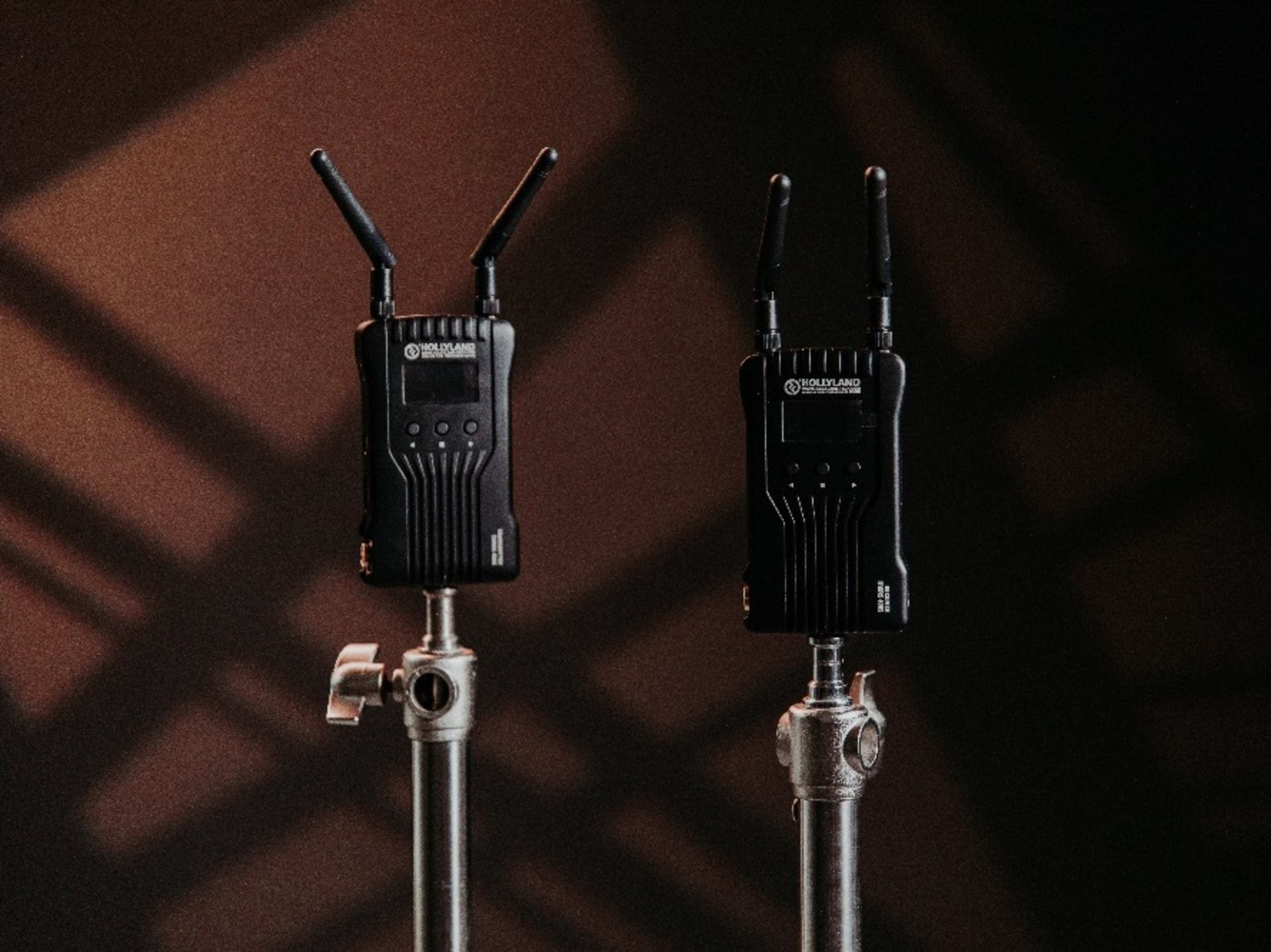 Hollyland 400s wireless transmitter and receiver
