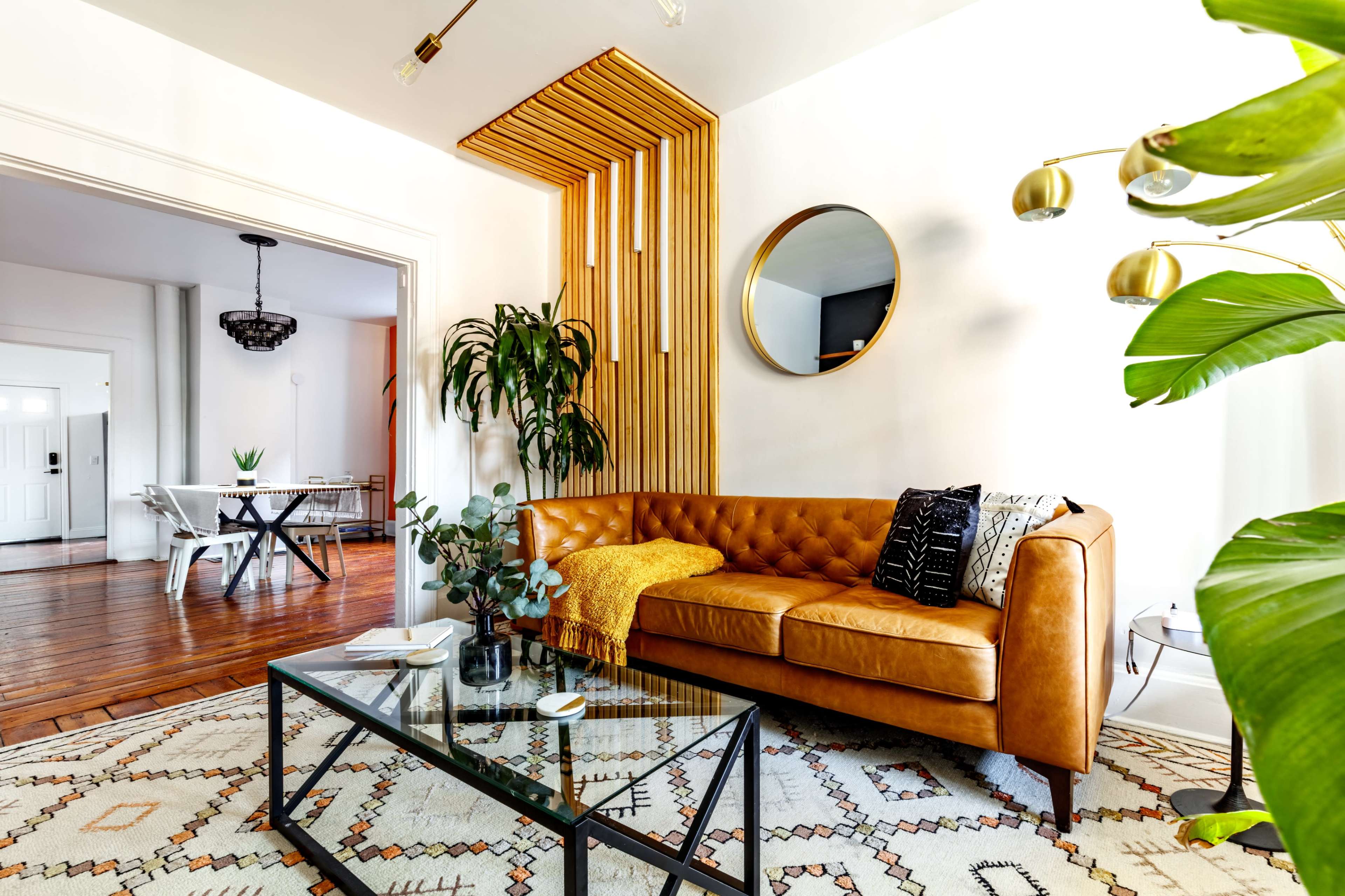 Casita Verde 🌿🐯Short North • Convention • King Bed • Parking Free Image in Italian Village, Columbus, OH