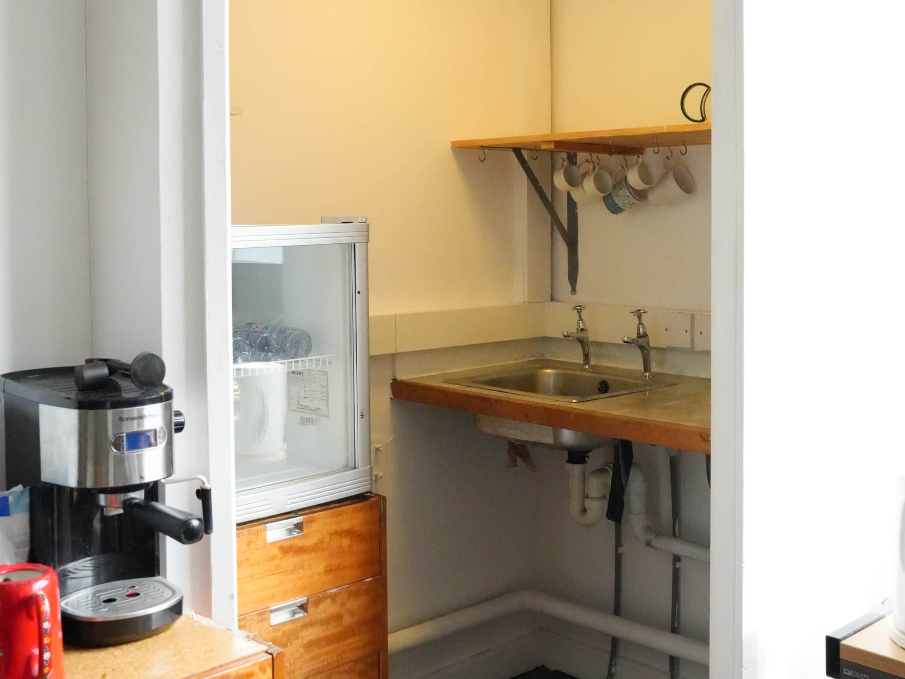 City Centre Studio with Natural Light & Large Table Image in Edinburgh, Edinburgh, SCT