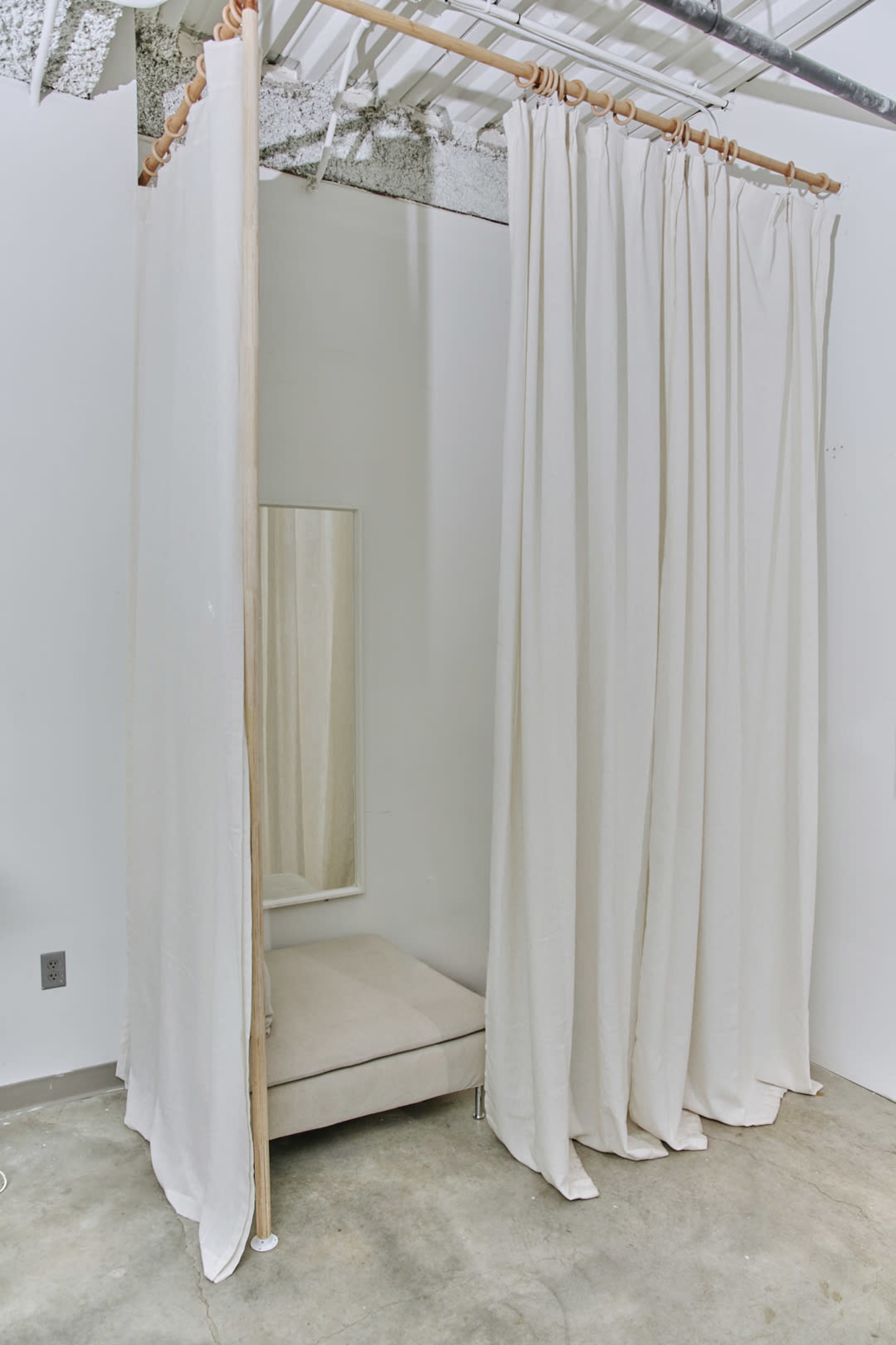 Industrial Natural Light Studio (EQUIPTMENT INCLUDED) Image in Bushwick, BROOKLYN, NY