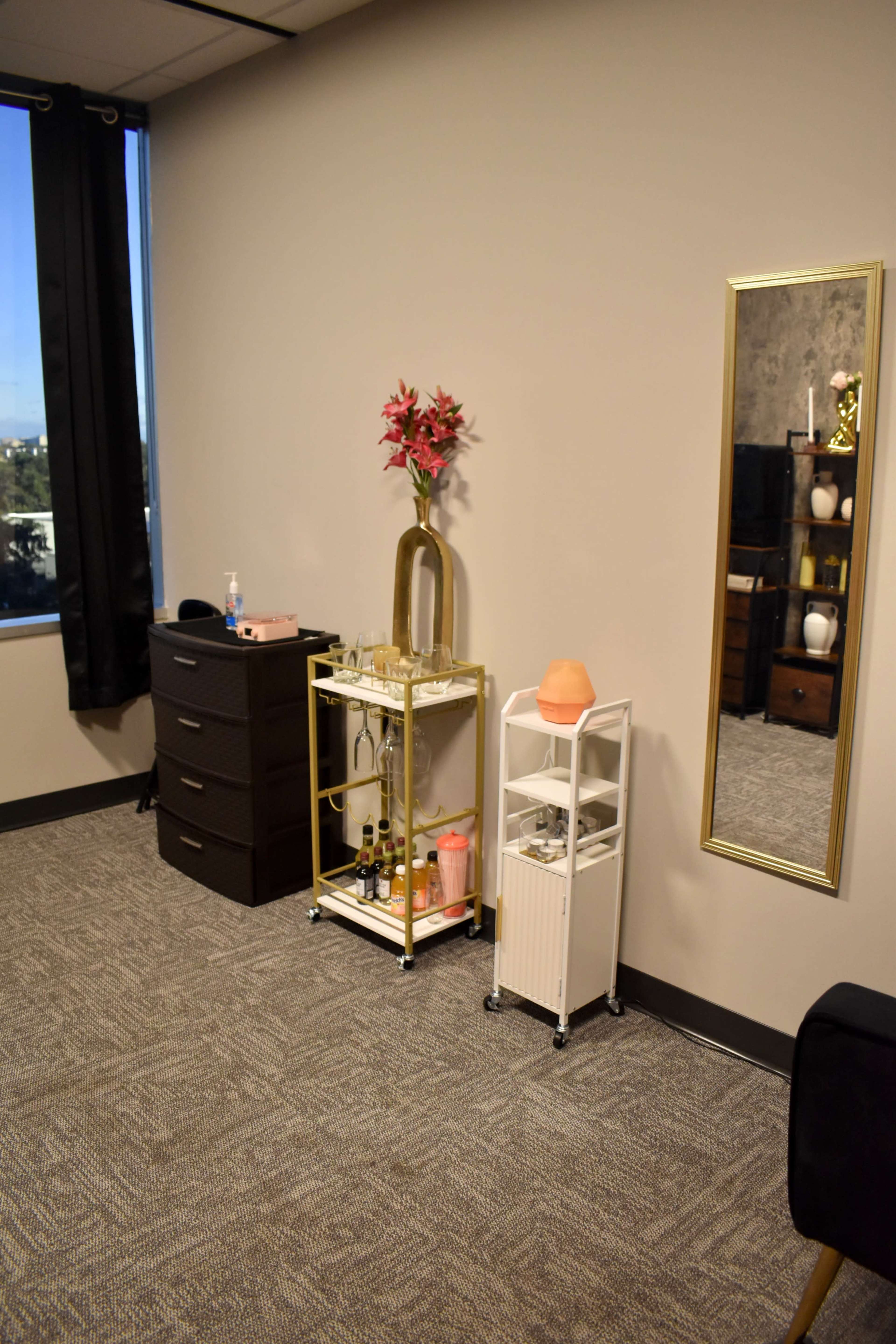 Modern Multipurpose Office. Image in Far North Dallas, Dallas, TX