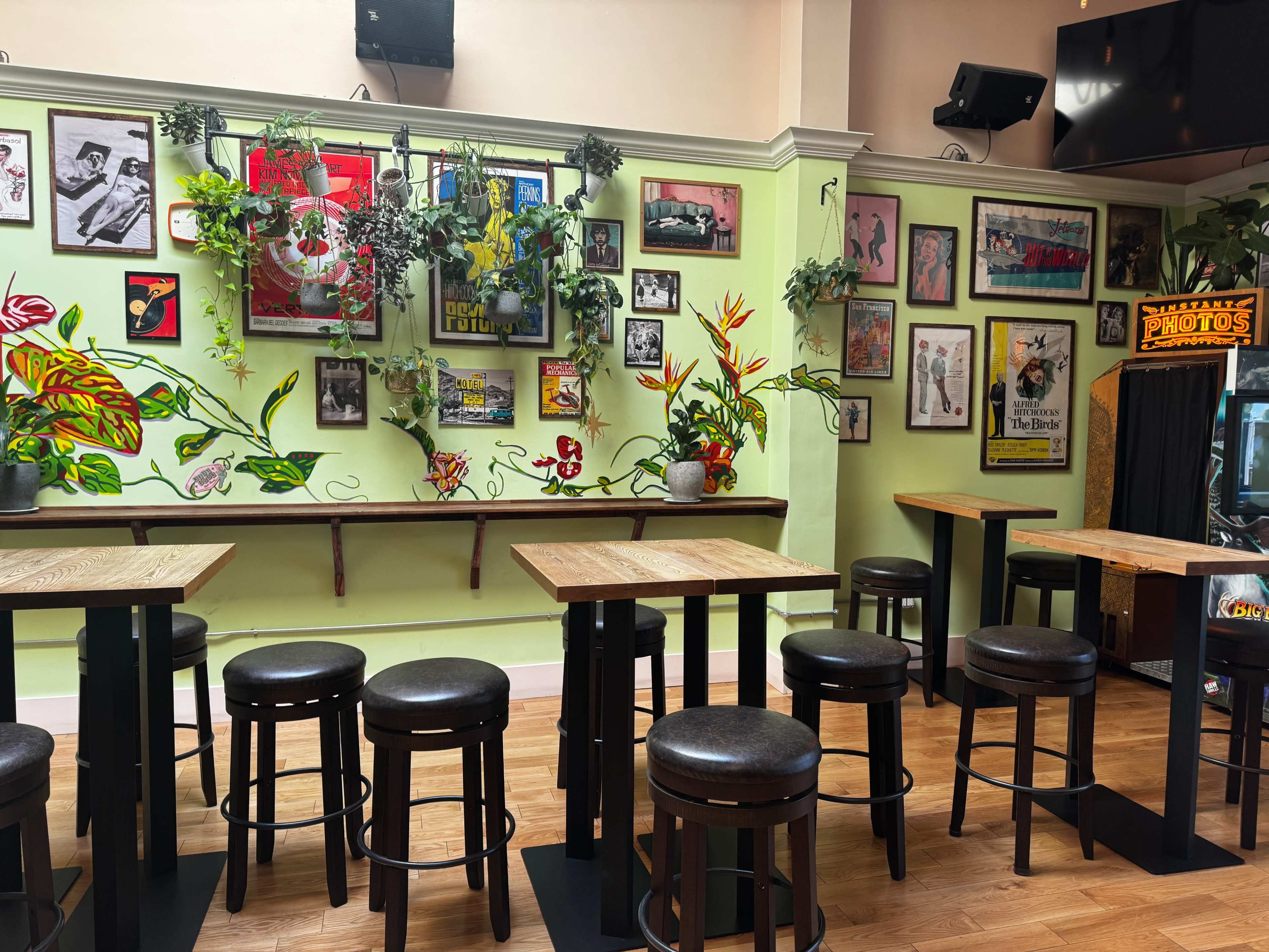 Great Bar with Several Games and Food! Image in North Beach, SAN FRANCISCO, CA