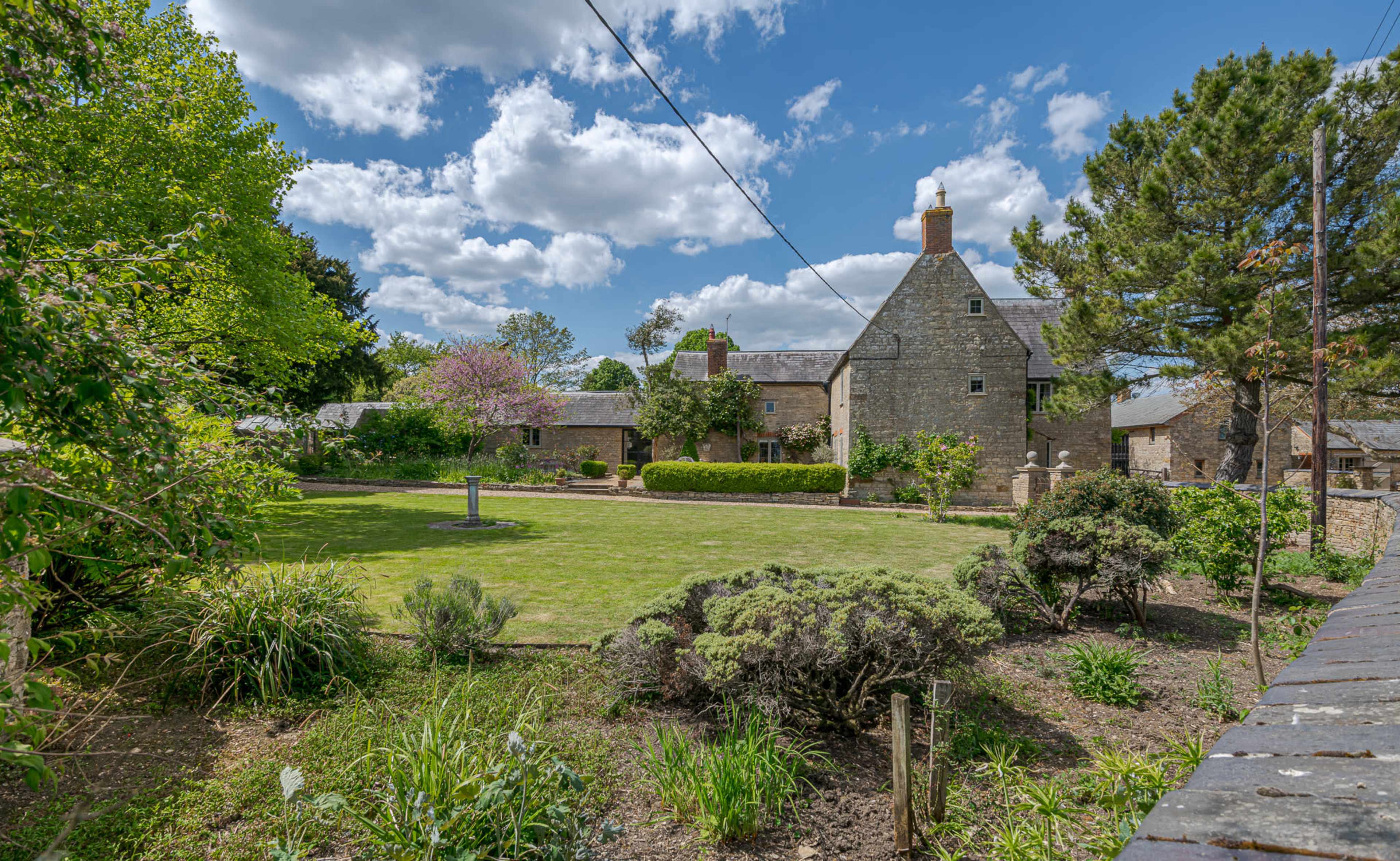 Jacobean, Kirby Farmhouse in North Hampton Image in Paulerspury, North Hamptonshire, ENG
