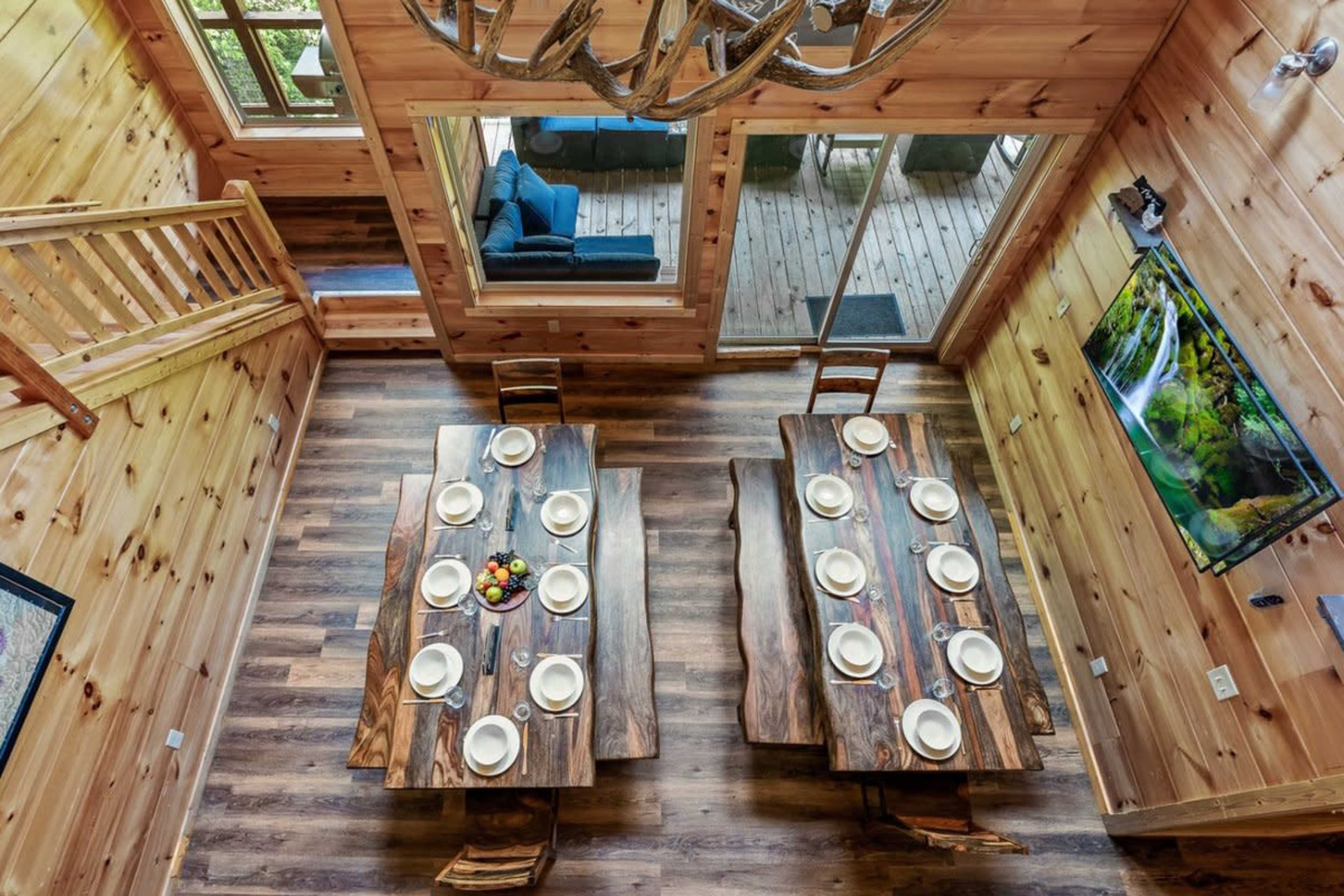 12 Bedroom Mansion Venue with Hillside Views Image in Pigeon Forge, Pigeon Forge, TN