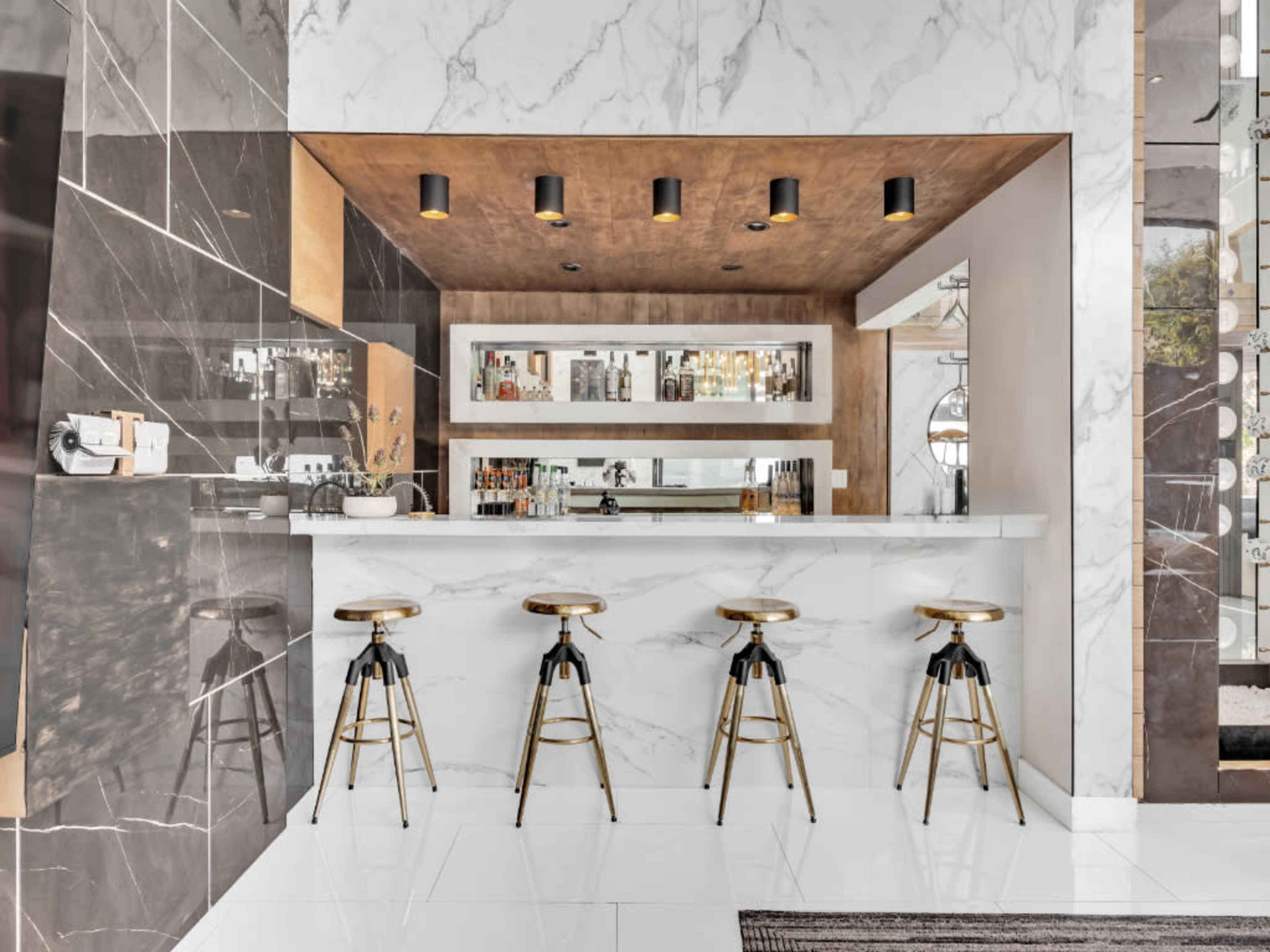 ICONIC MODERN VILLA WITH EPIC VIEWS & BOLD DESIGN Image in Central LA, Los Angeles, CA