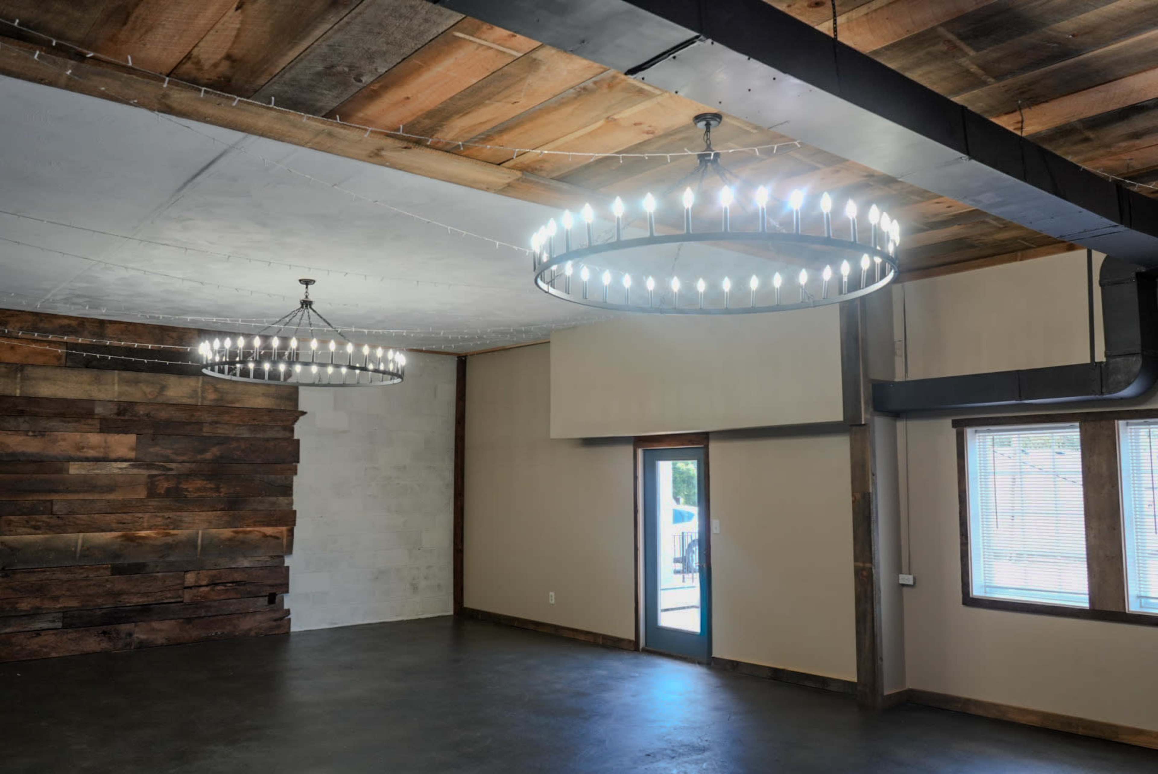 Downtown Quaint Rustic Venue Image in Bellbrook, Bellbrook, OH