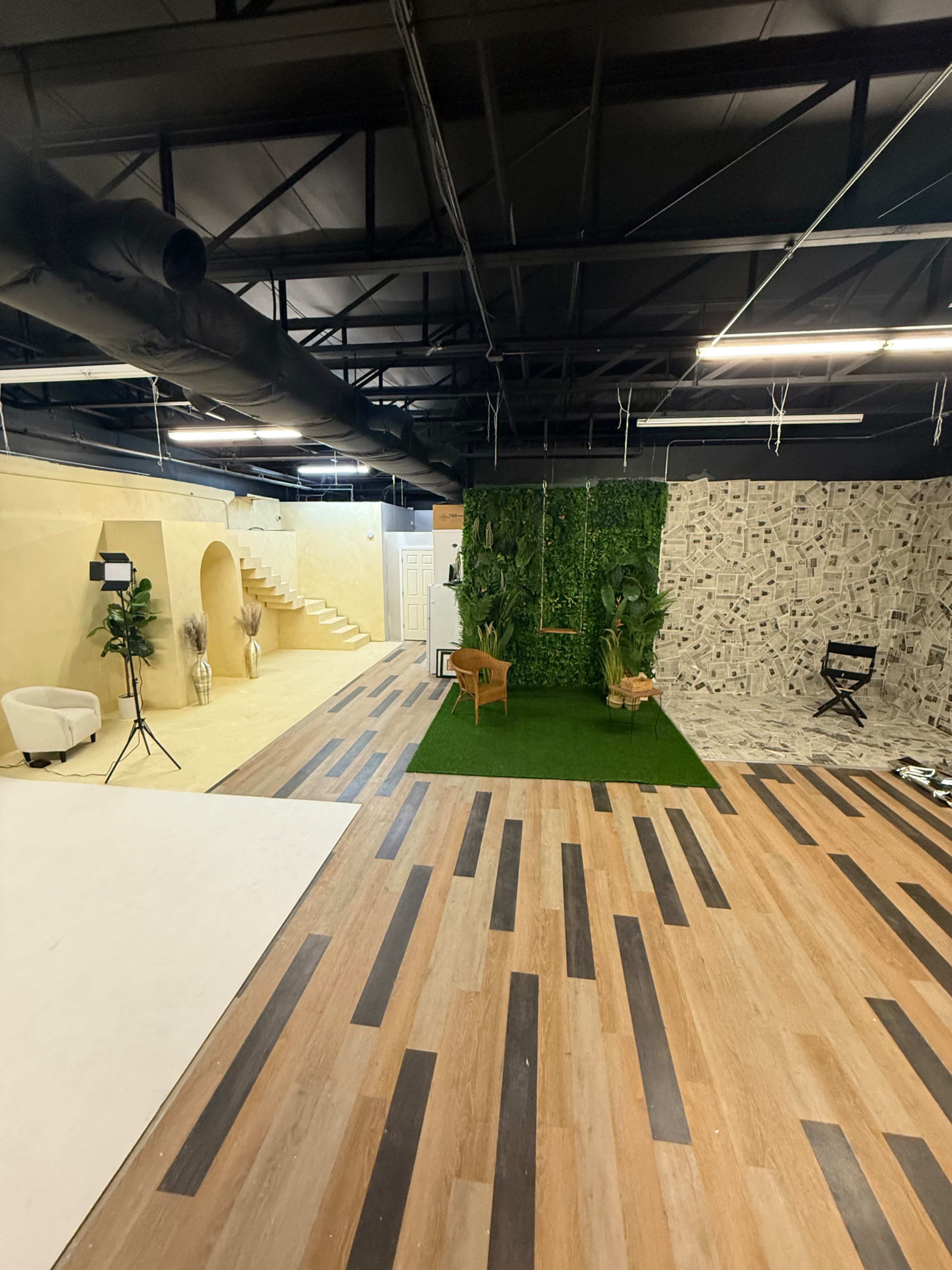 Lifestyle Studios: South Suburbs Industrial Studio B Image in Thornton Township, South Holland, IL