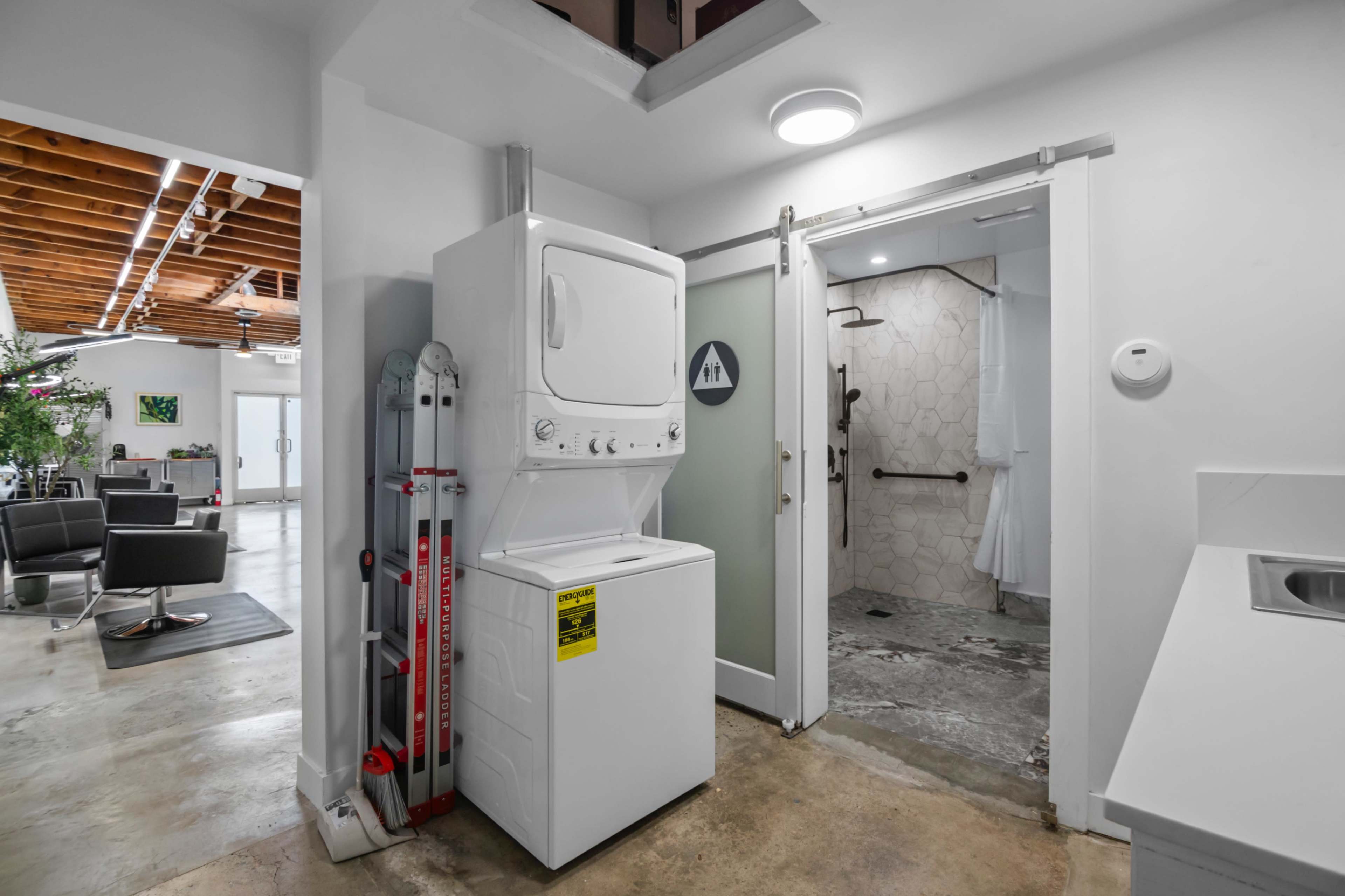 Bright & Chic White-Walled Salon Studio for Shoots, Pop-Ups & Beauty Services Image in Art District, Los Angeles, CA