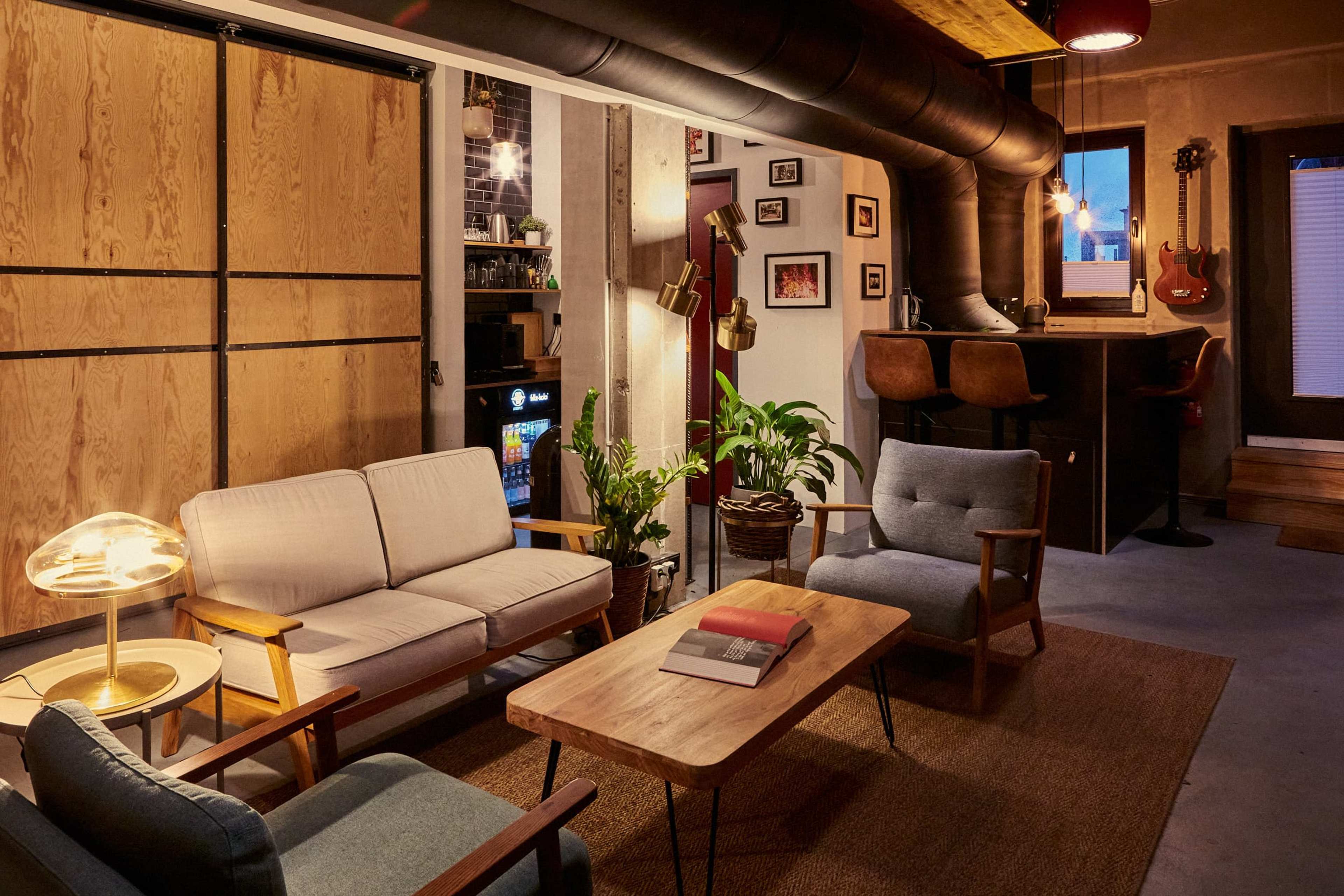 Studio für Audio, Video oder Meetings im Herzen Berlins direkt an der Spree. Bild in Friedrichshain, Berlin, 