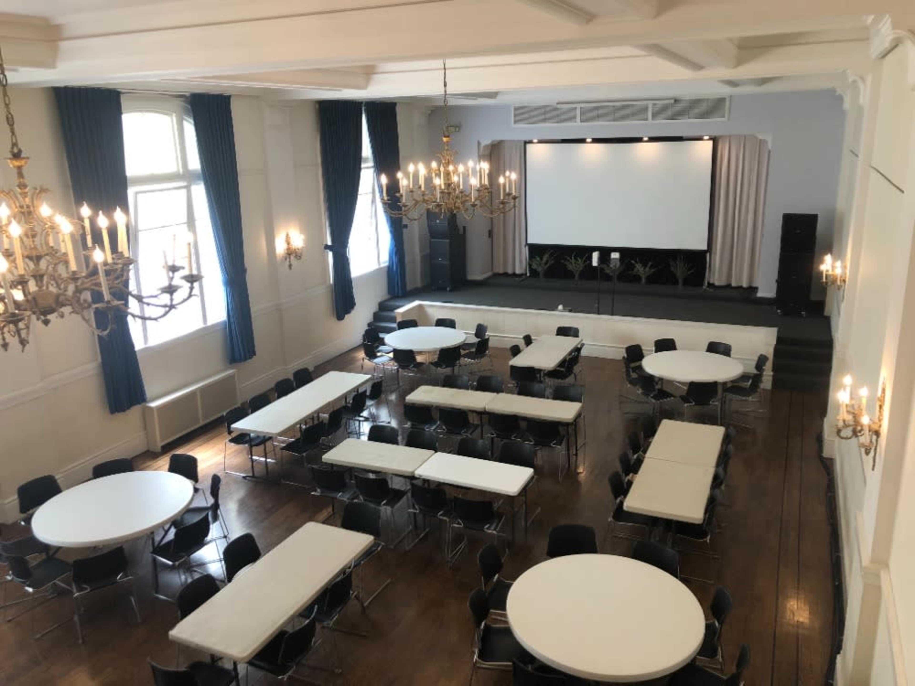 Table Seating for 75