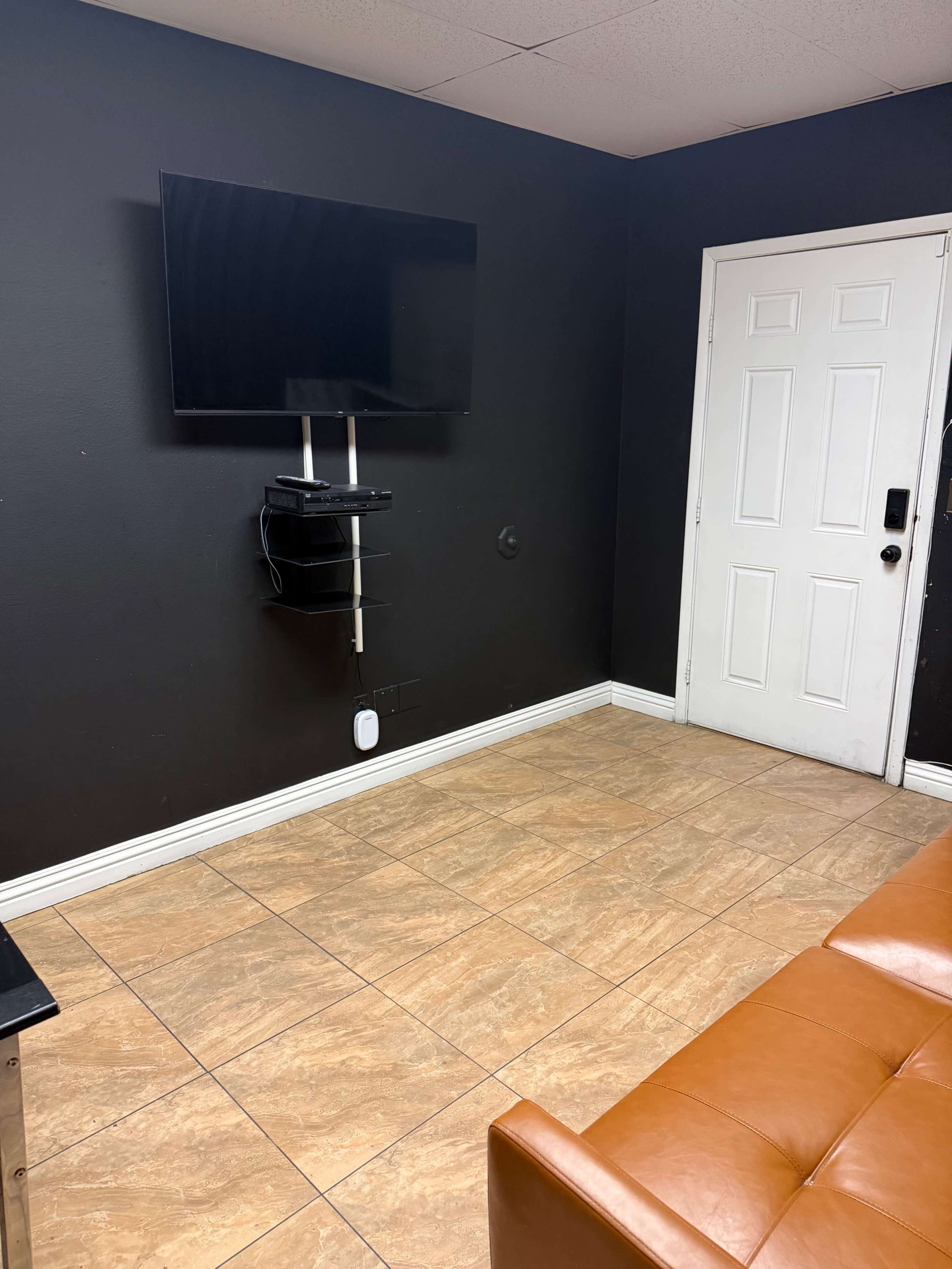 Multi room recording studio space Image in Paradise, Las Vegas, NV