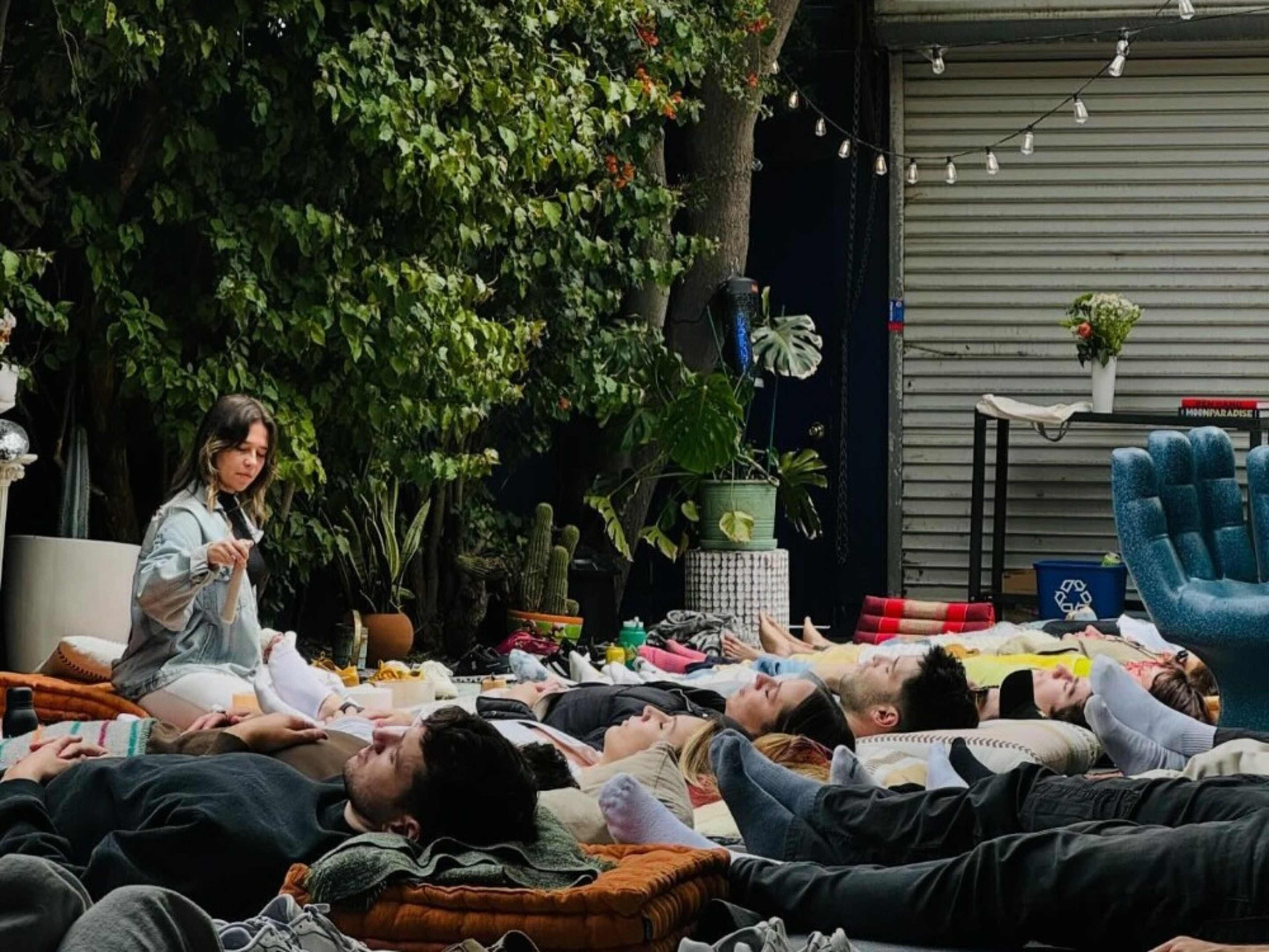 HUM - Private Sound Bath with @Reannashay