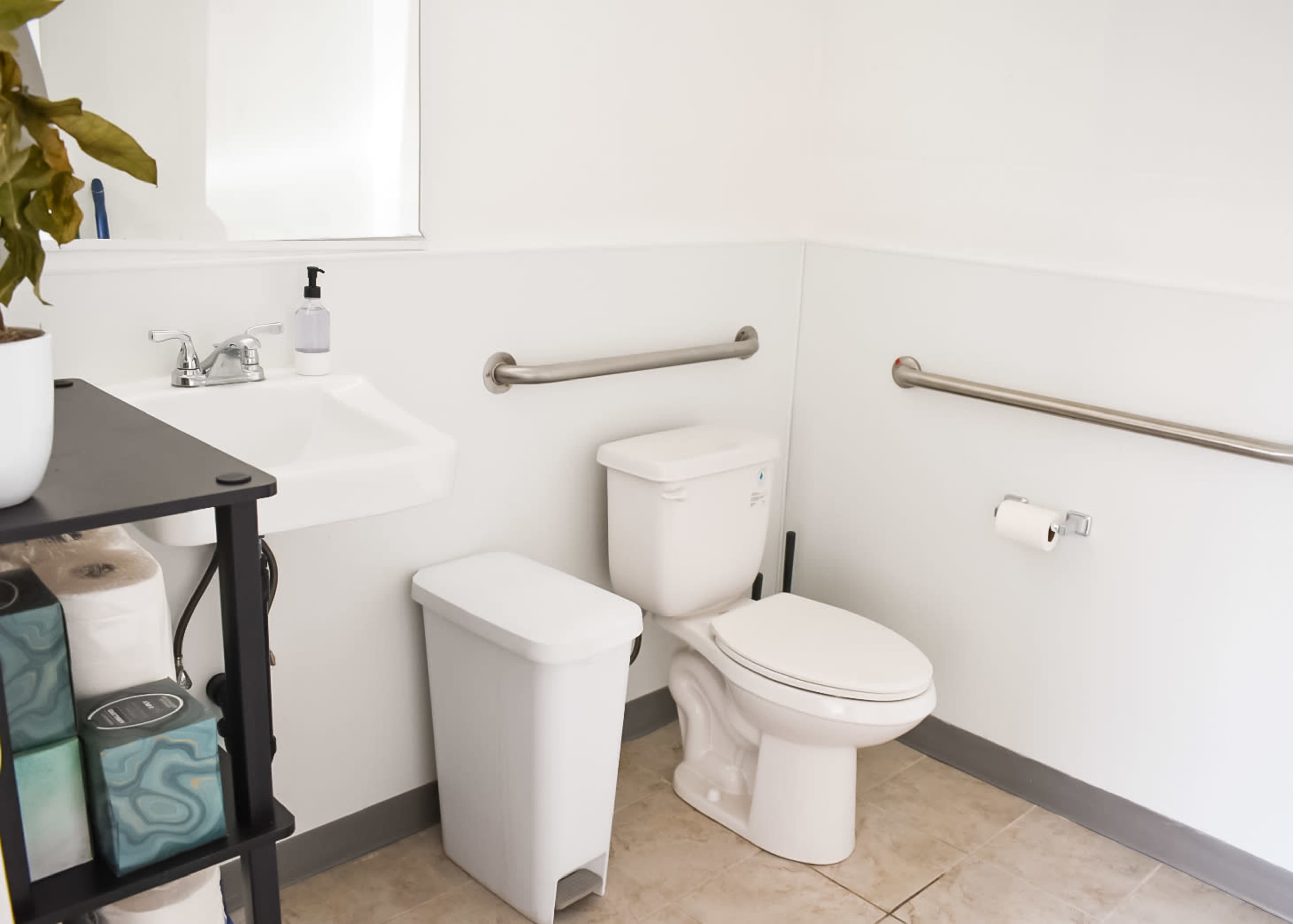 Homey Meeting Space with Lots of Natural Light Image in Poway, Poway, CA