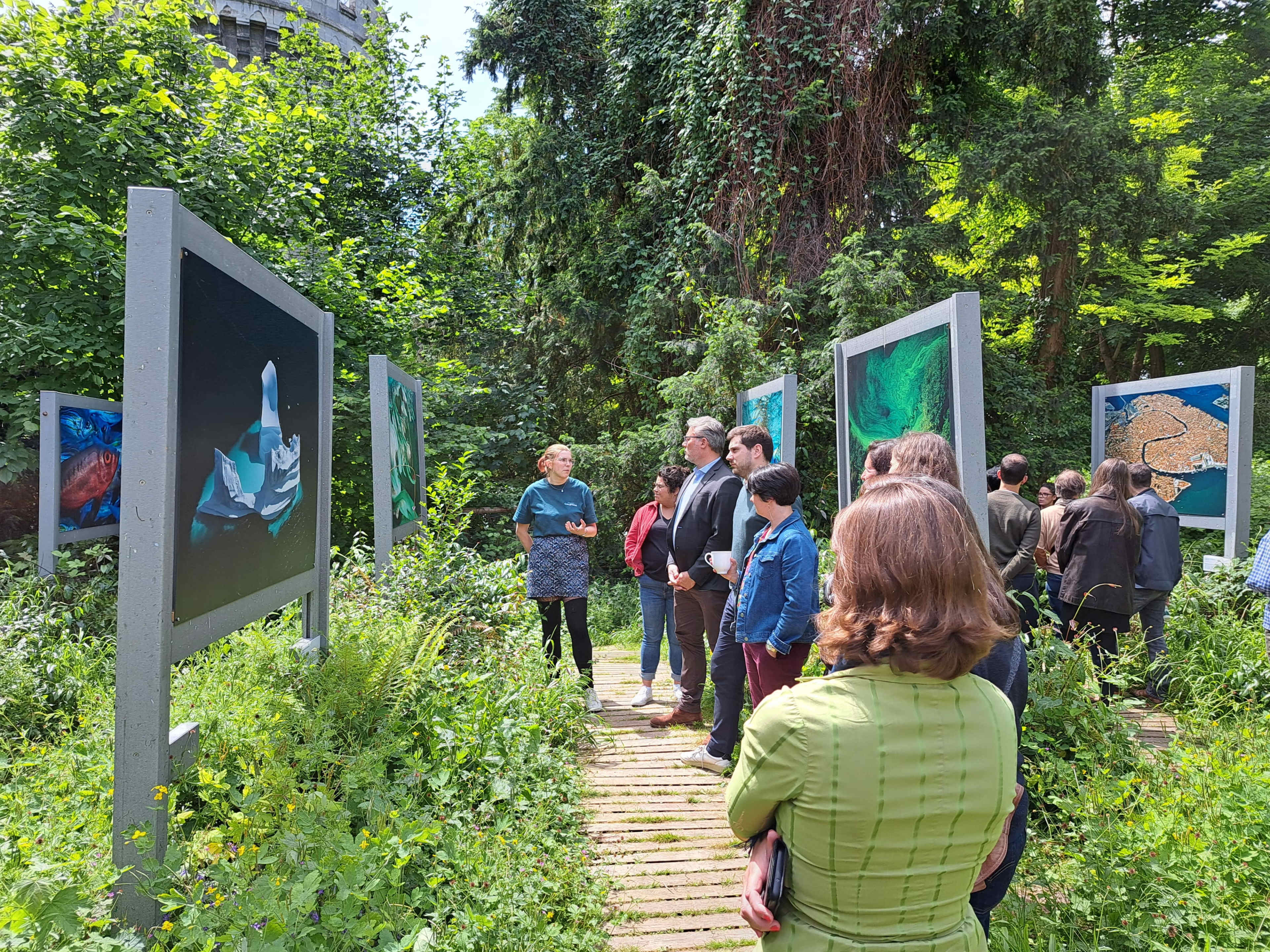 Salon en pleine Nature Image in La Muette, Paris