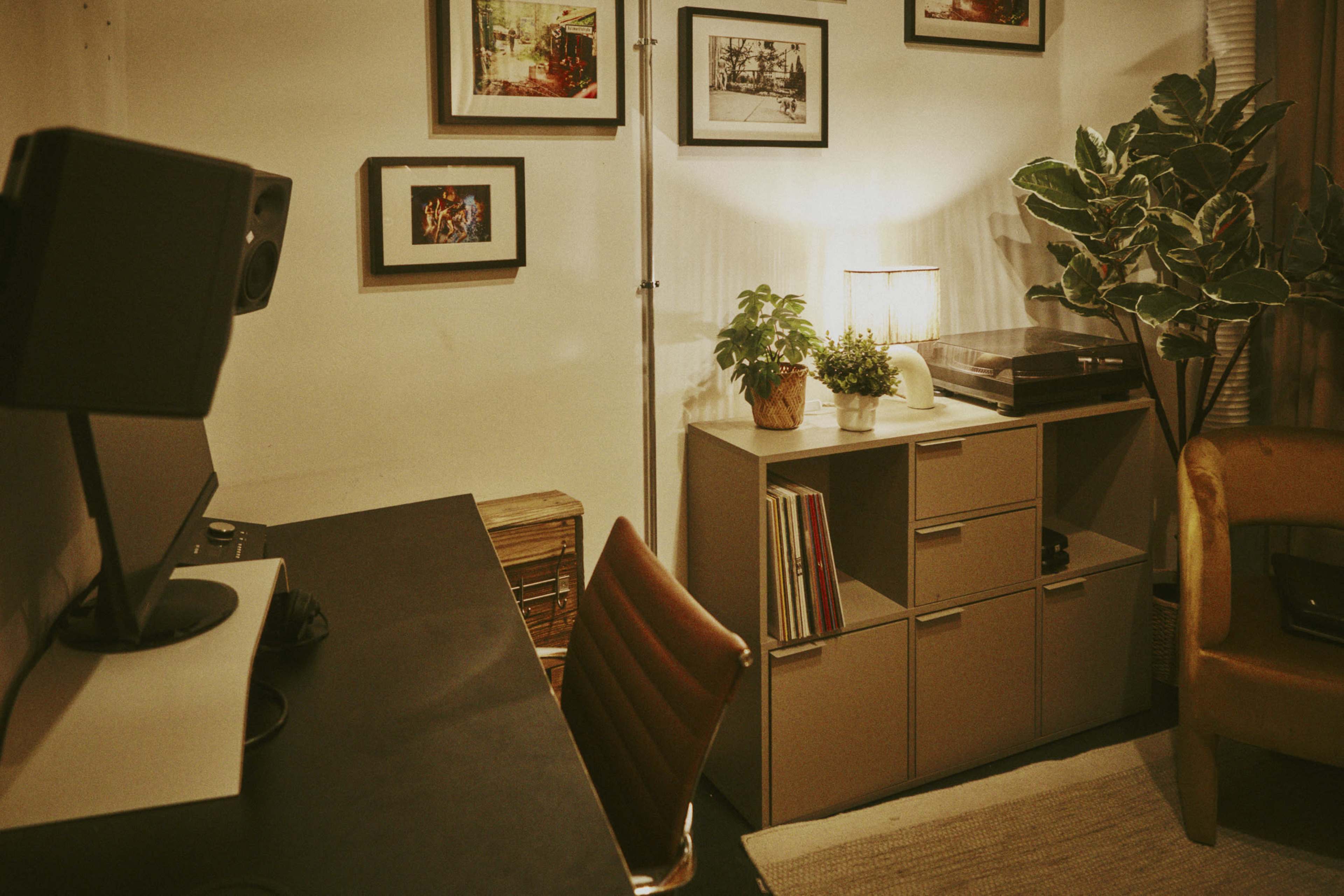 Podcast-Studio am Holzmarkt25 in Berlin Image in Friedrichshain, Berlin