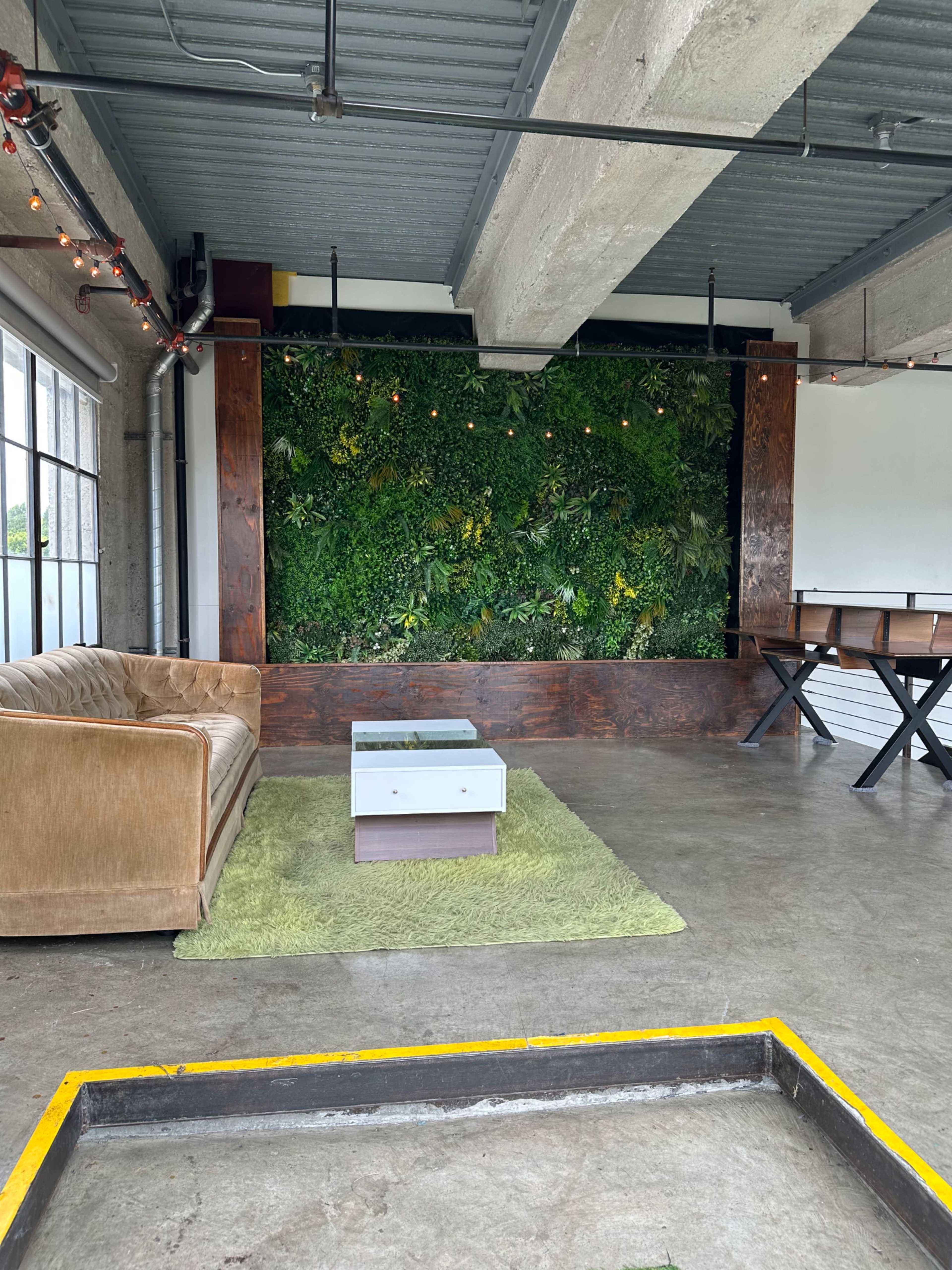 Downtown 3 floor loft with Rooftop Terrace Image in Koreatown, Los Angeles, CA