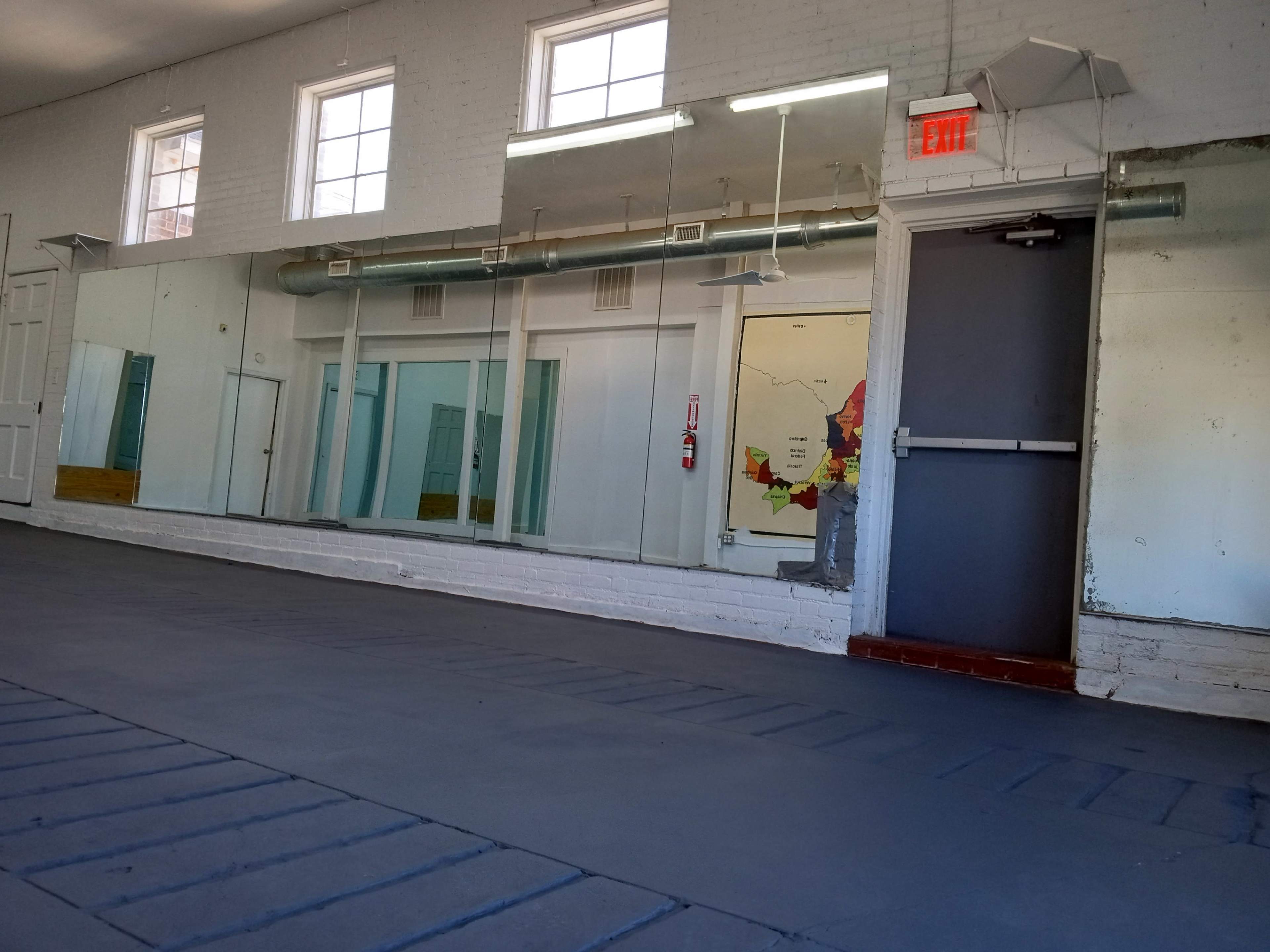 Bright Industrial Studio in Historic Firehouse Near Downtown Dallas Image in Peak's Suburban Addition, Dallas, TX