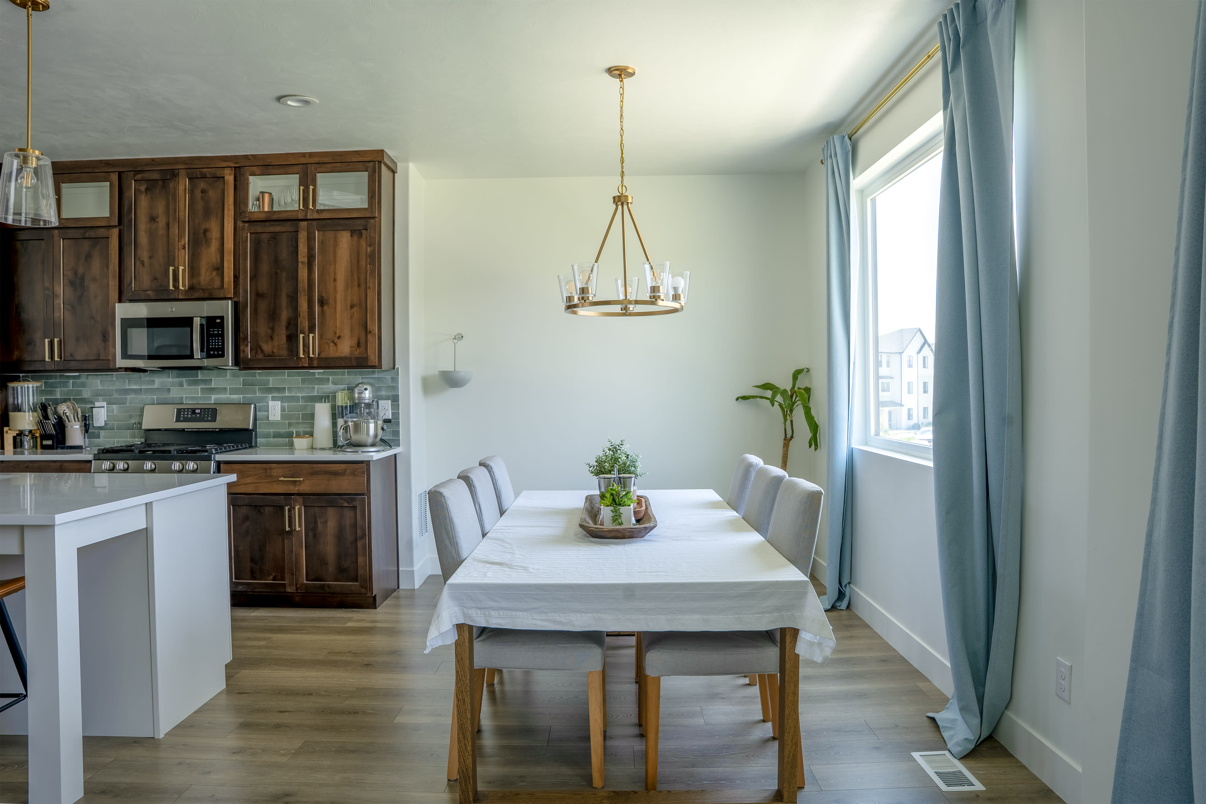 Modern Urban Townhome with Natural Light Image in American Fork, American Fork, UT