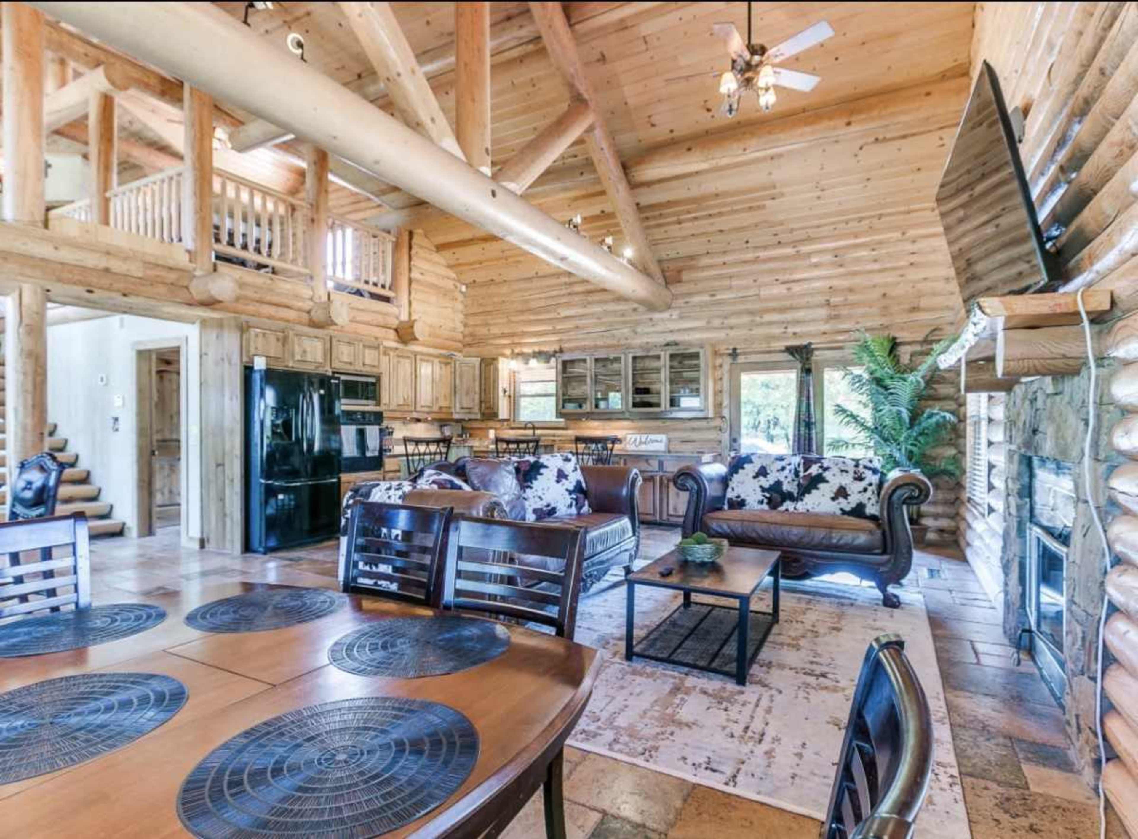 OKC Cabin Getaway • Hot Tub • Games • Near OKC Airport Image in Southwest Oklahoma City, Okc, OK