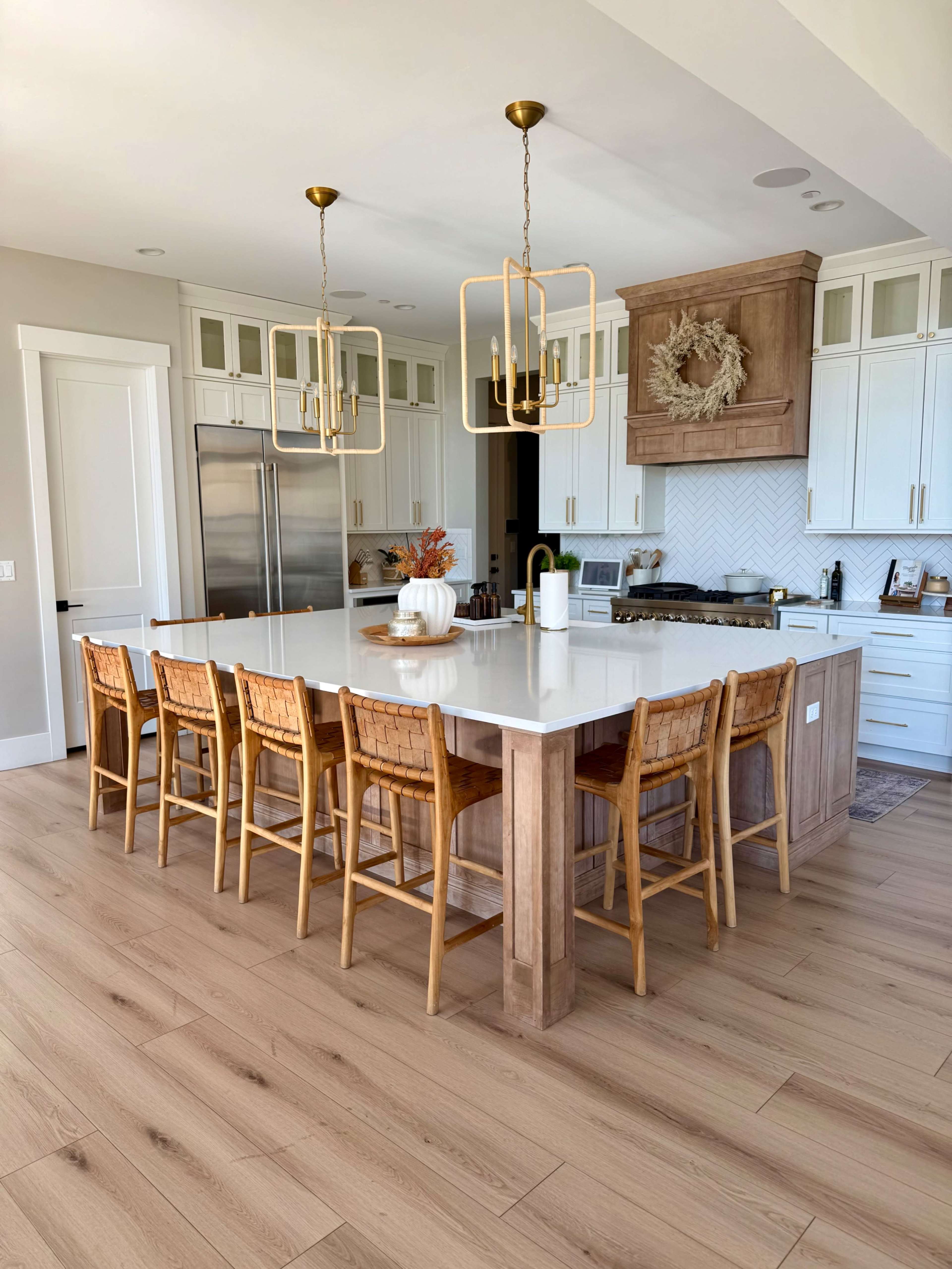 Modern Farmhouse with Mountain Views and Natural Light- Photo Shoots & Small Events- Lehi Image in Lehi, Lehi, UT