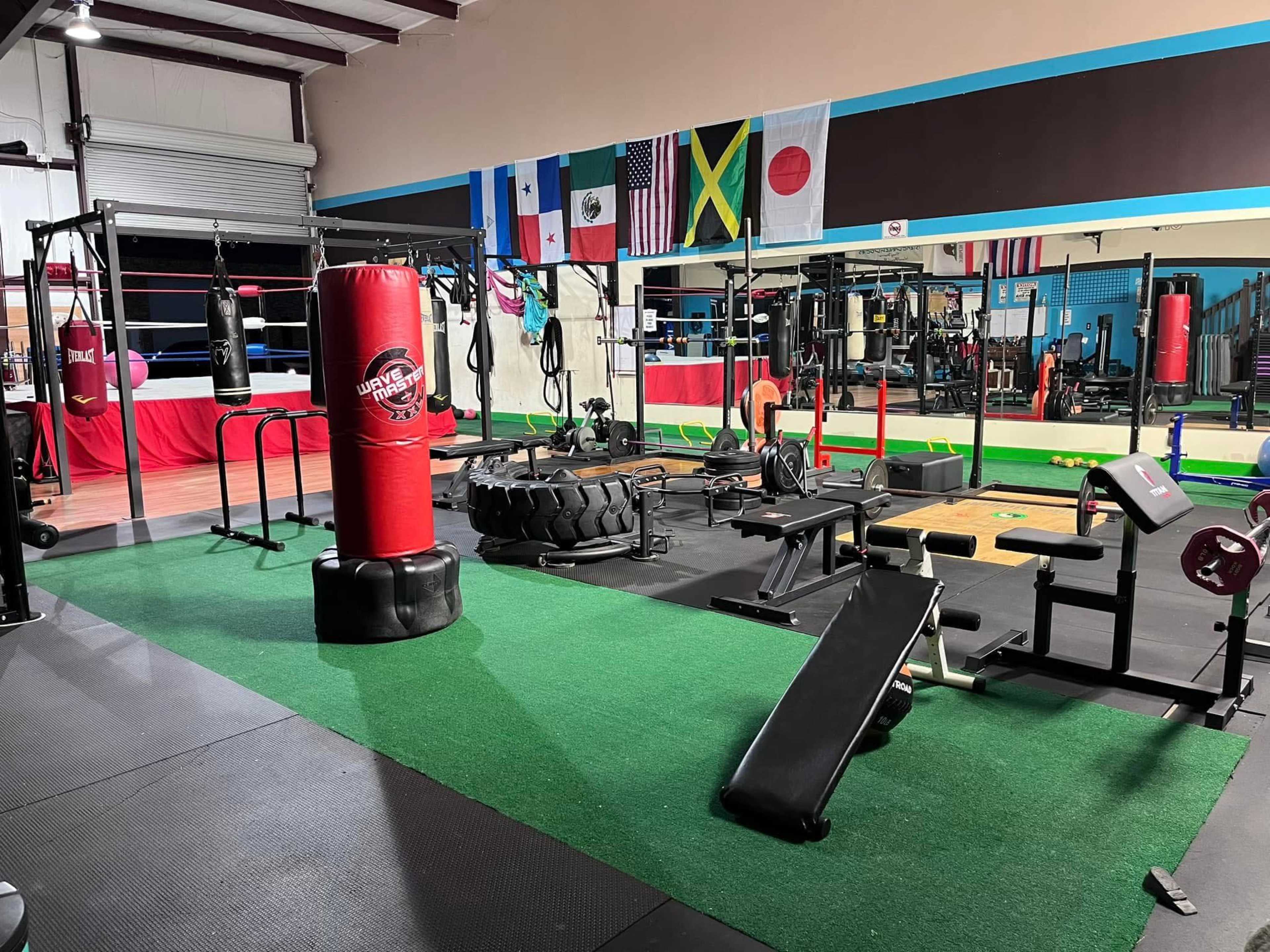 Wharehouse facility equipped for Pro wrestling/Boxing, Sport team training, weightlifting and influencer productions Image in , McDonough, GA