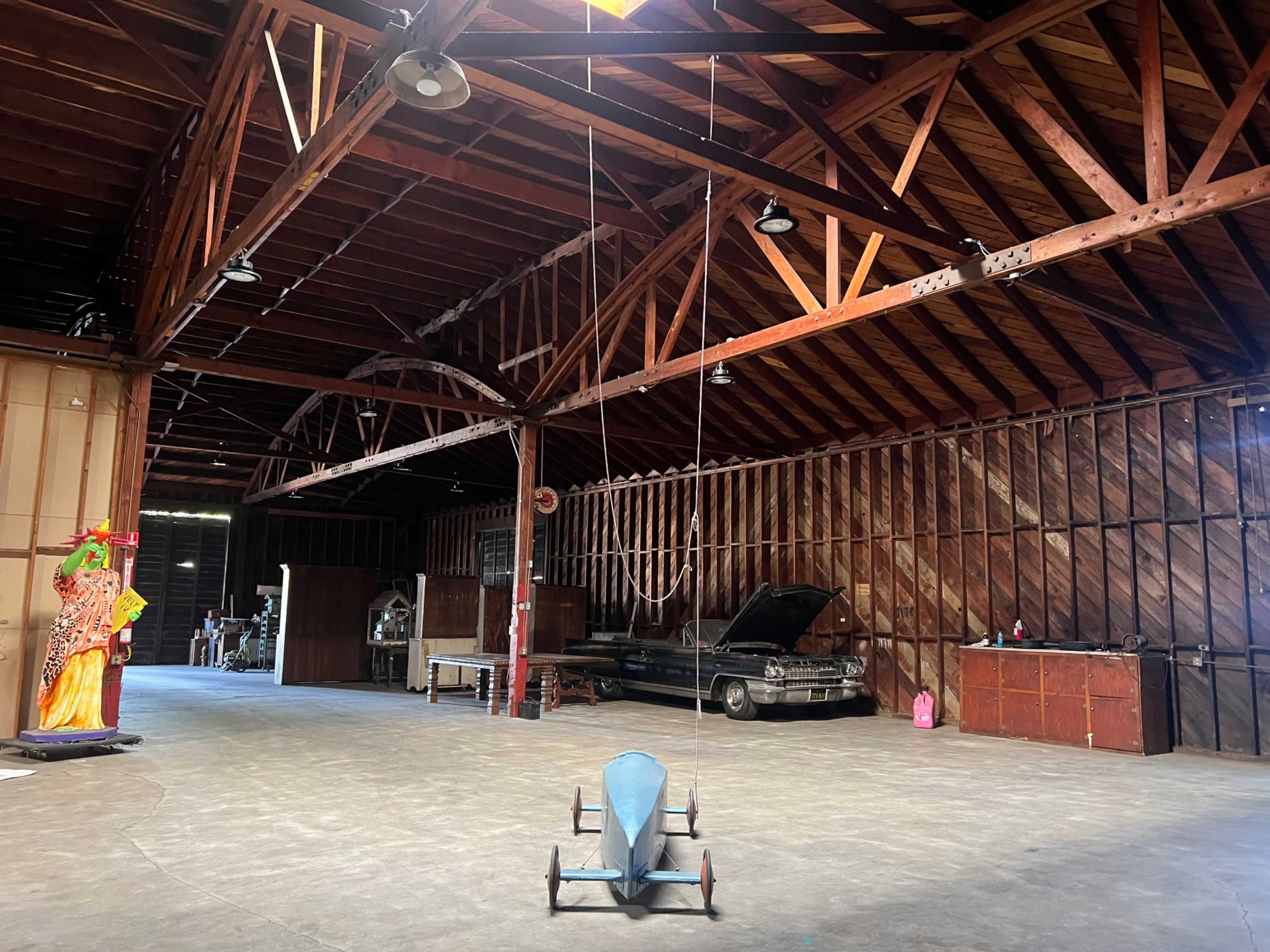 Warehouse w/amazing 25 foot ceilings beam & truss with strip mall retail setting Image in Long Beach, Long Beach, CA