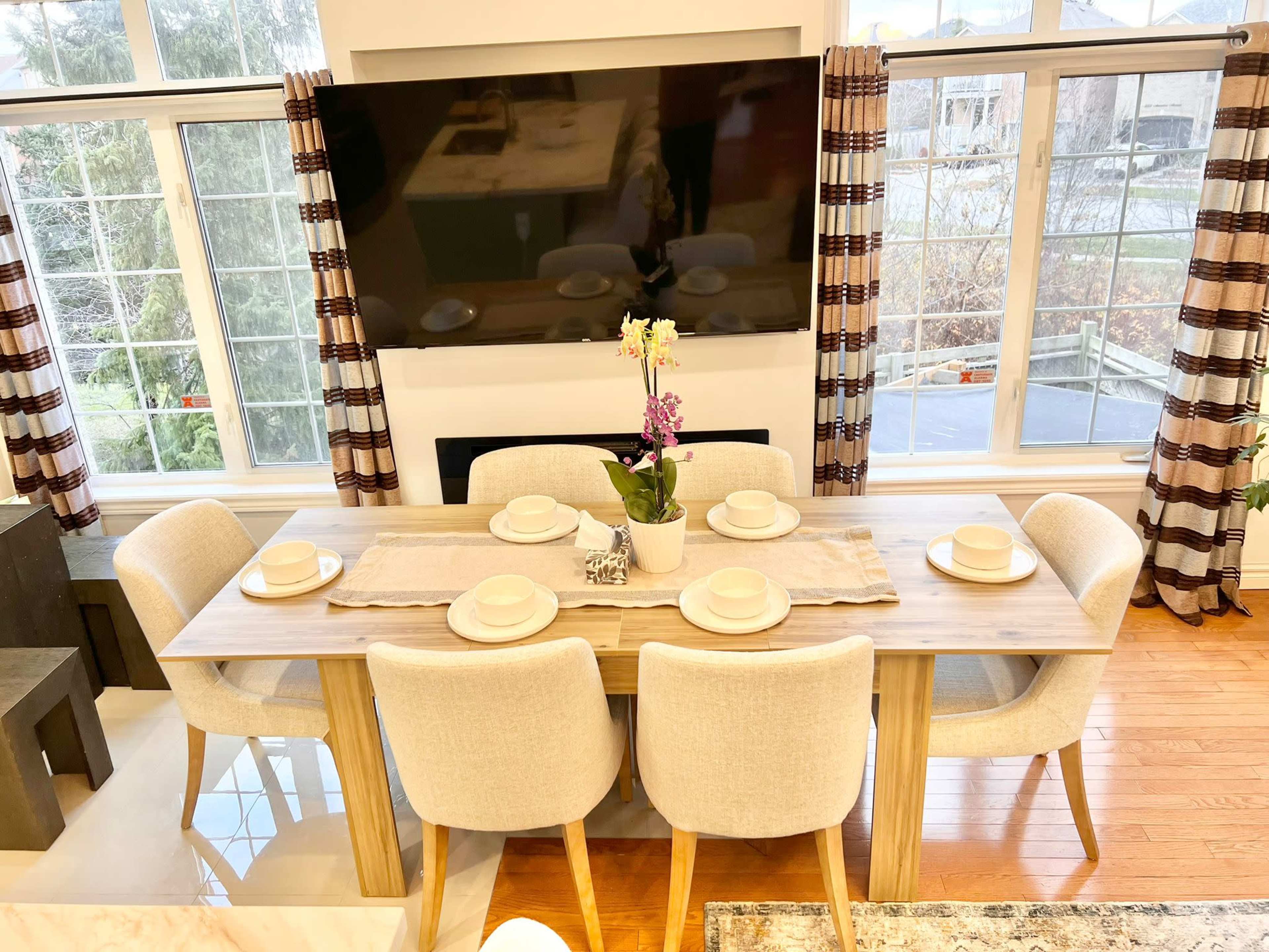 Modern Suburban Home Image in Maple, Maple, ON