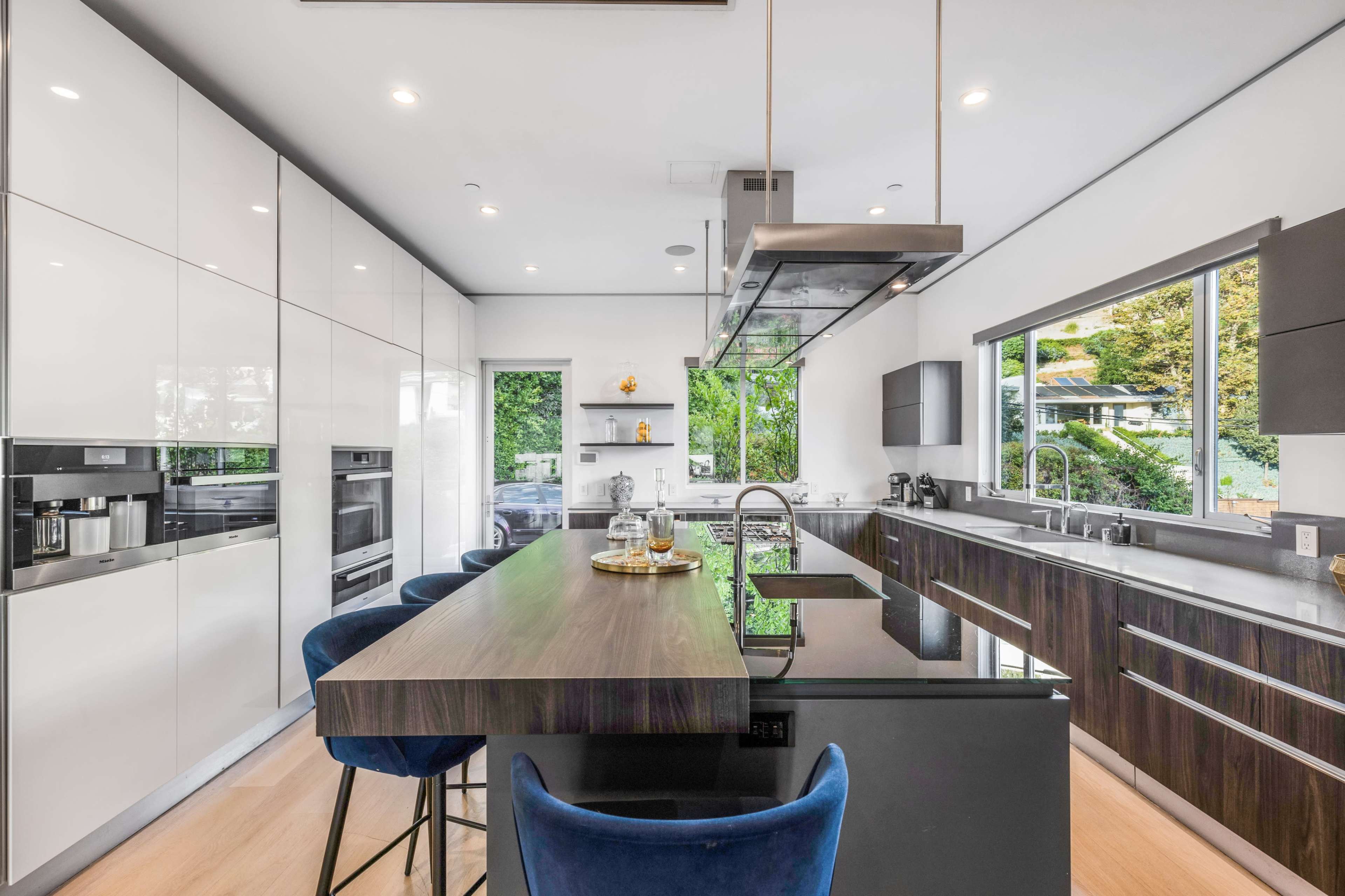 SUNSET HEIGHTS LUXE SKYLINE VILLA Image in Central LA, Los Angeles, CA