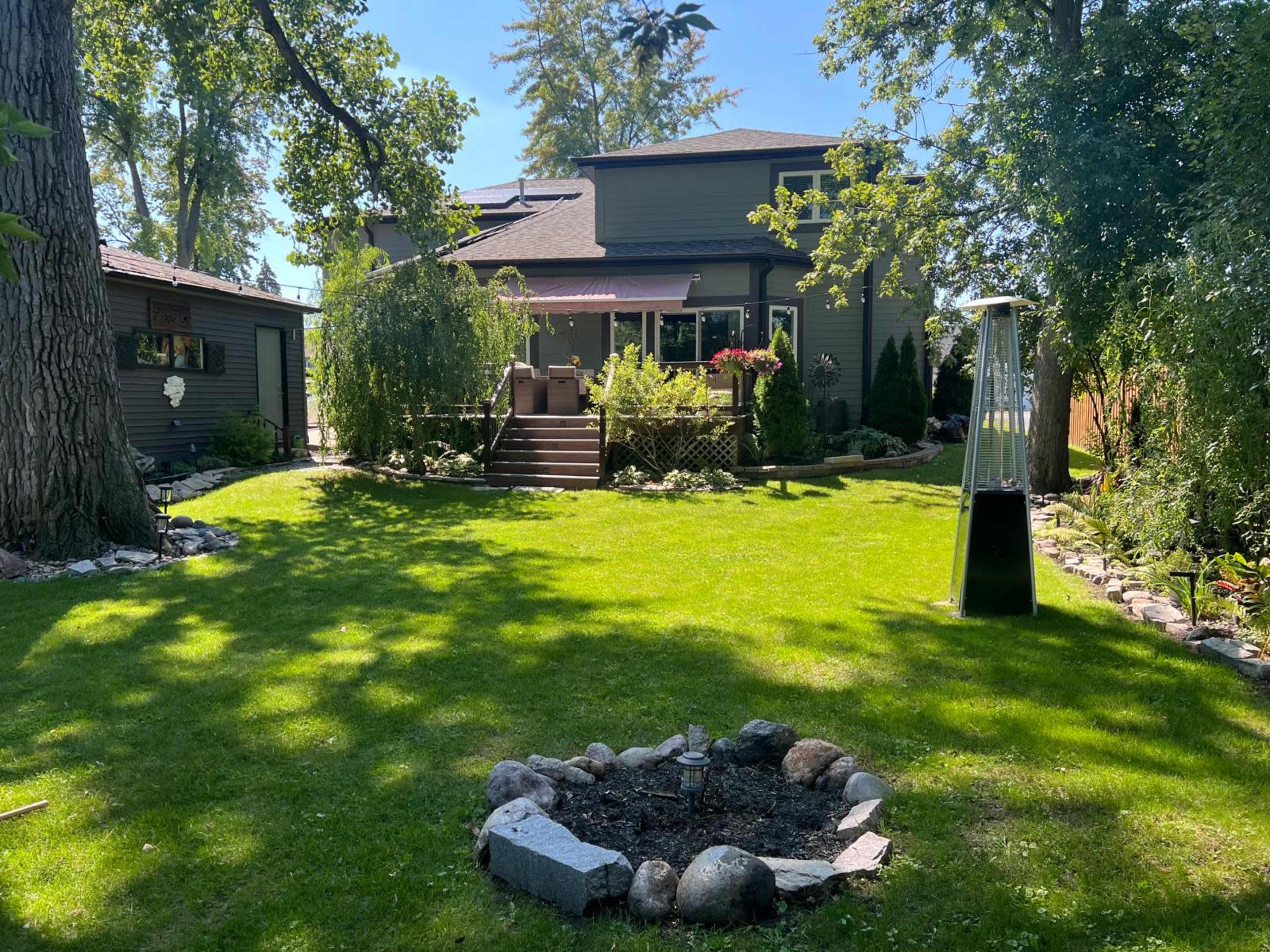 Spacious Backyard in Oakbrook Area Image in York Township, Oakbrook Terrace, IL