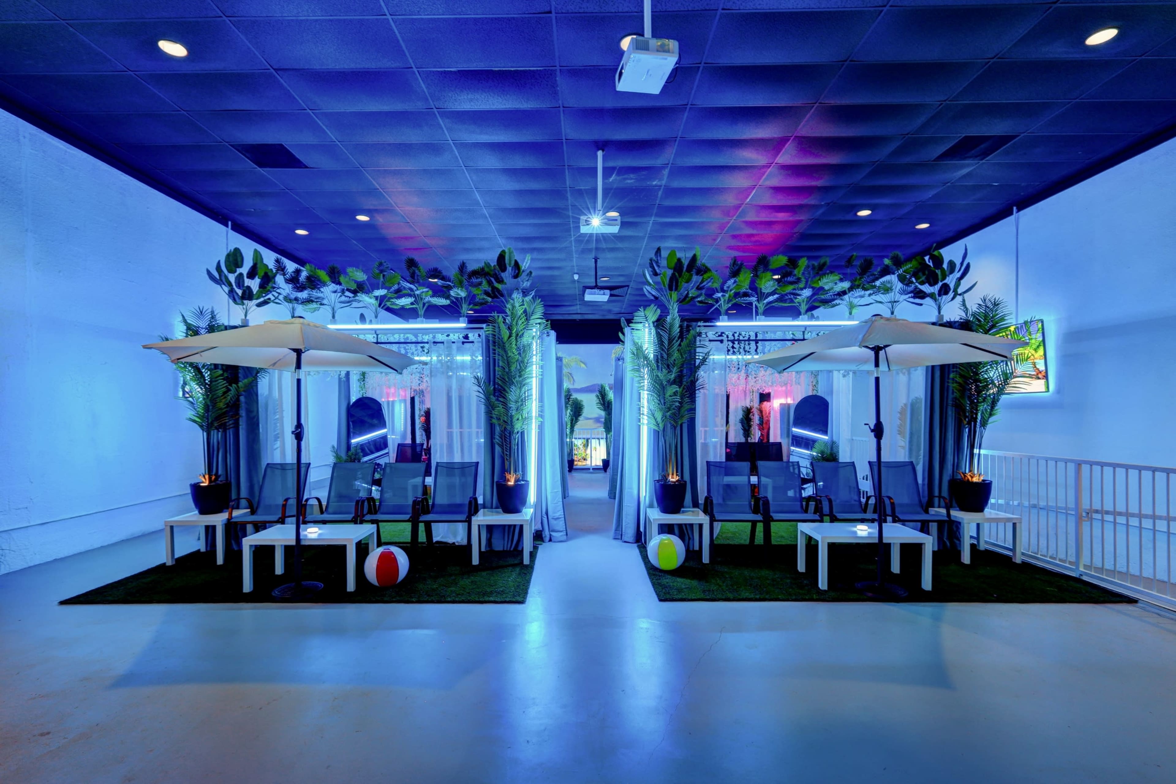 Tropical Aqua Cabana Studio Image in Doraville, Doraville, GA