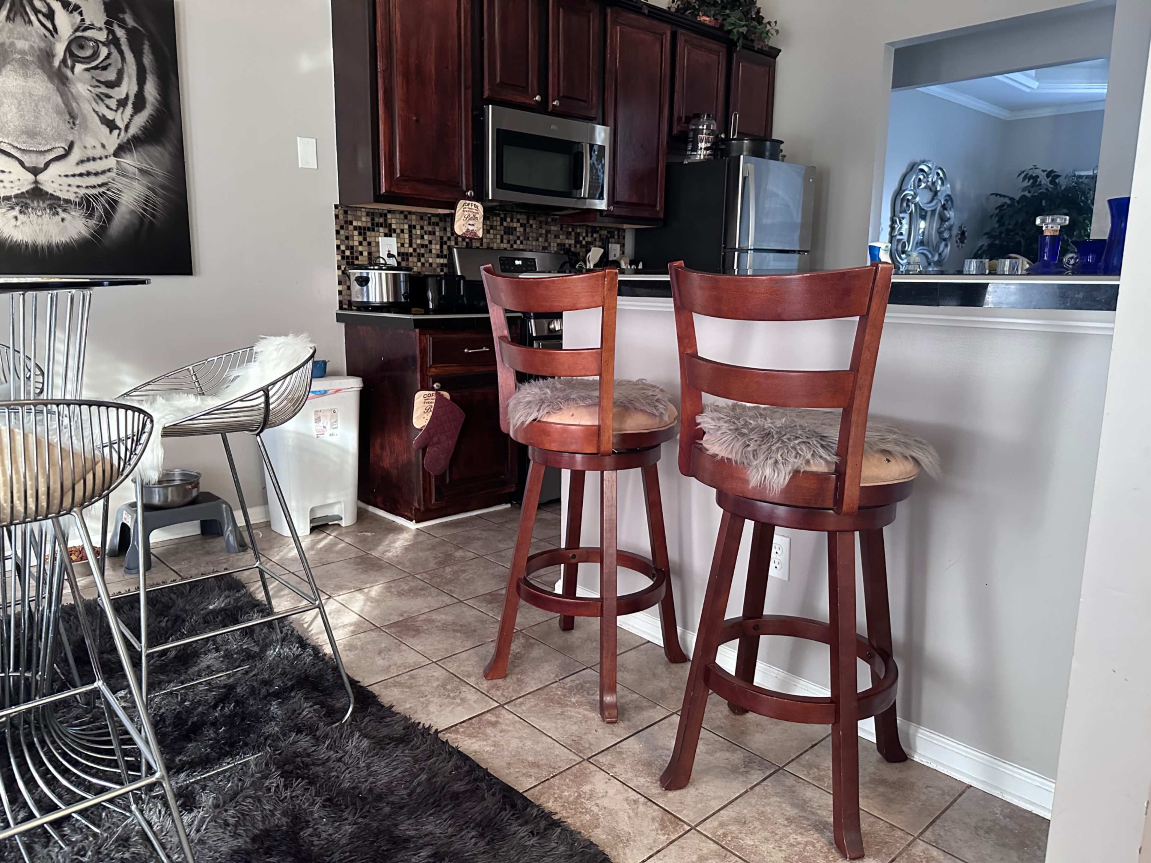 Beautiful decorated home! Lots of space and areas to do content and videos! Image in , Jonesboro, GA