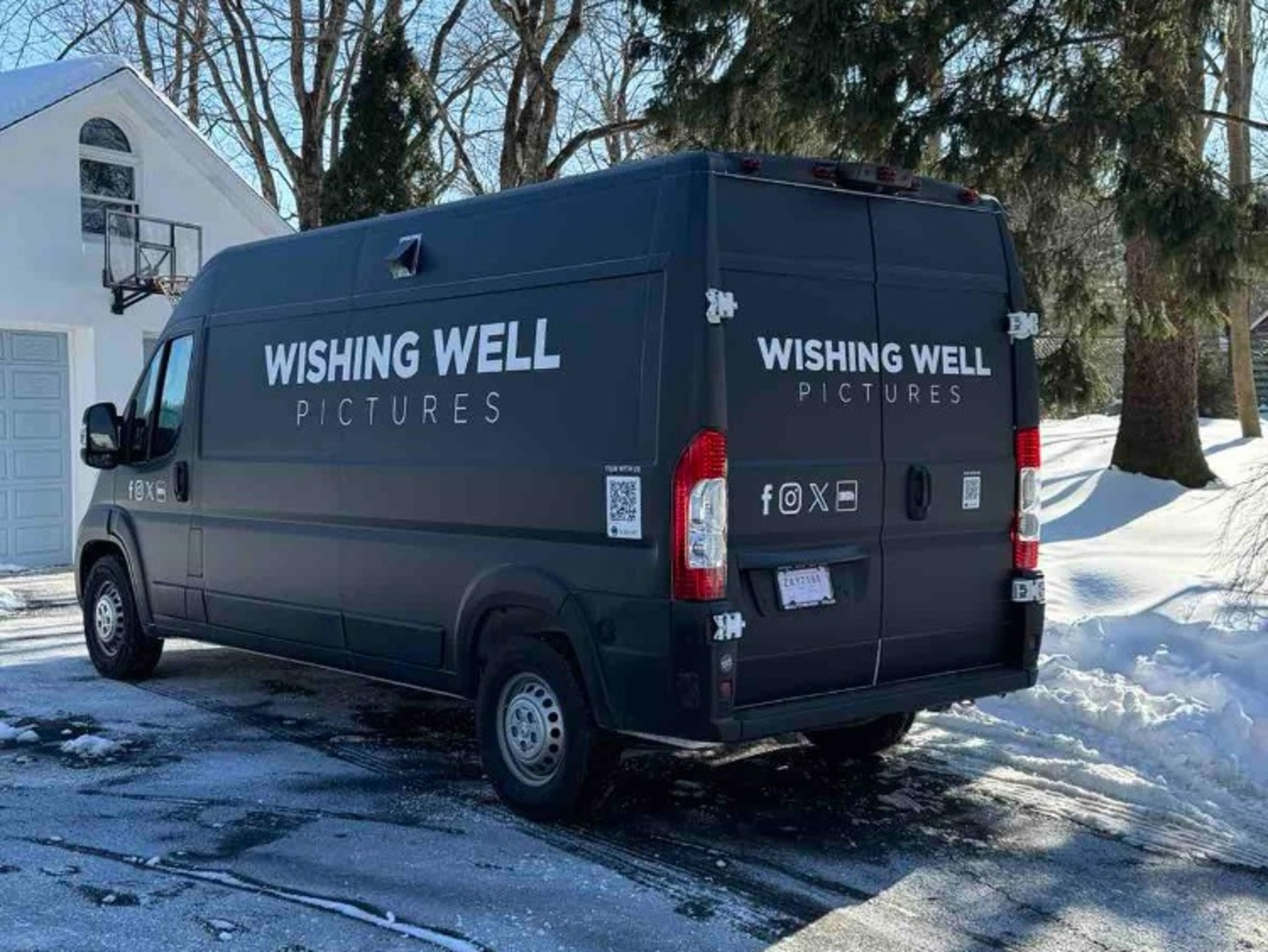 Production Van with HMUA & DIT Stations
